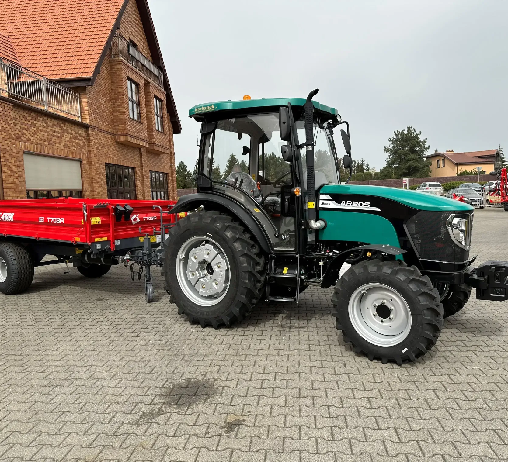 Ciągnik Arbos 3065 z przyczepką Metal-Fach za połowę ceny