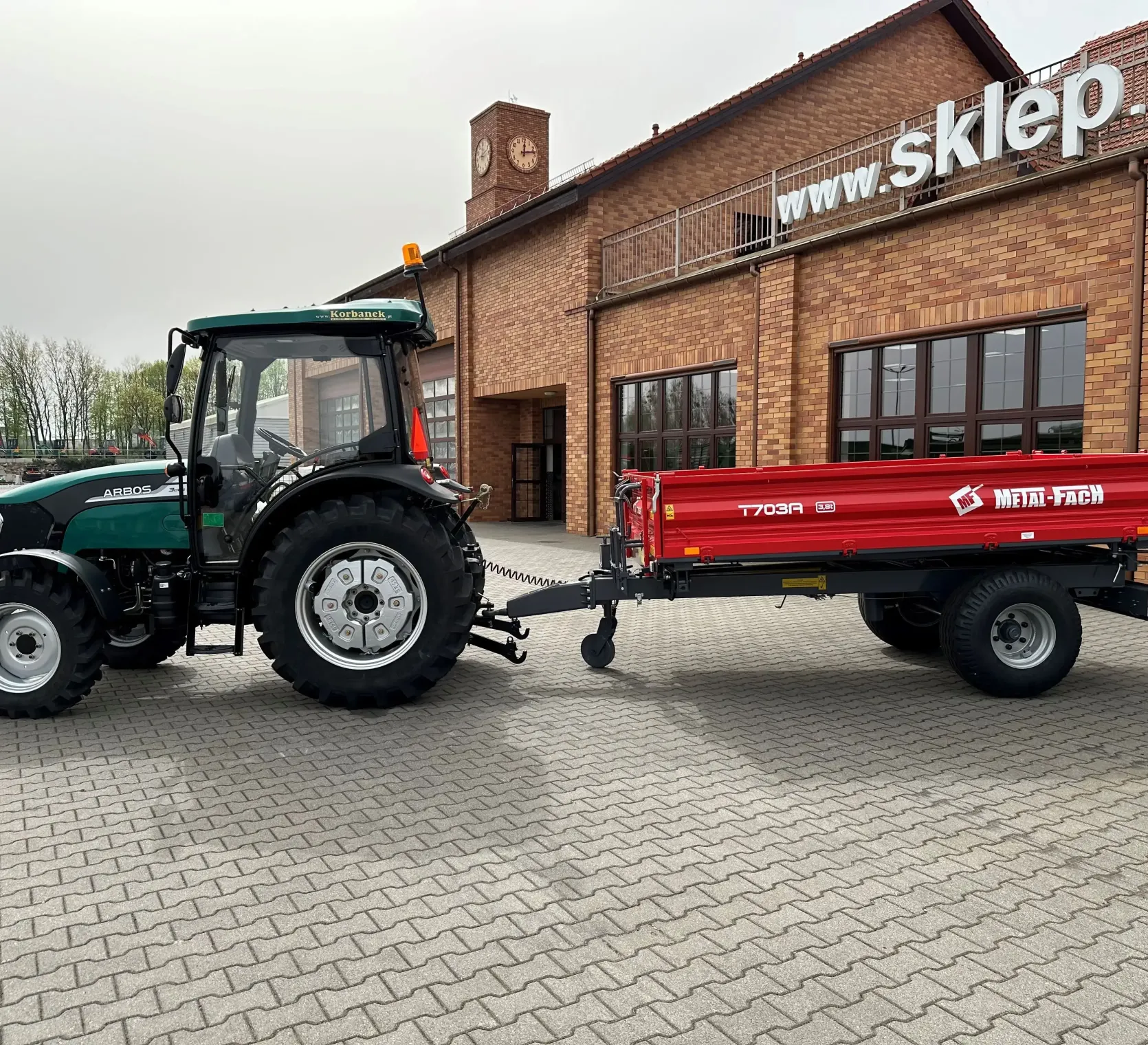 Arbos 3065 w promocji ograniczonej ilościowo z przyczepą Metal-Fach