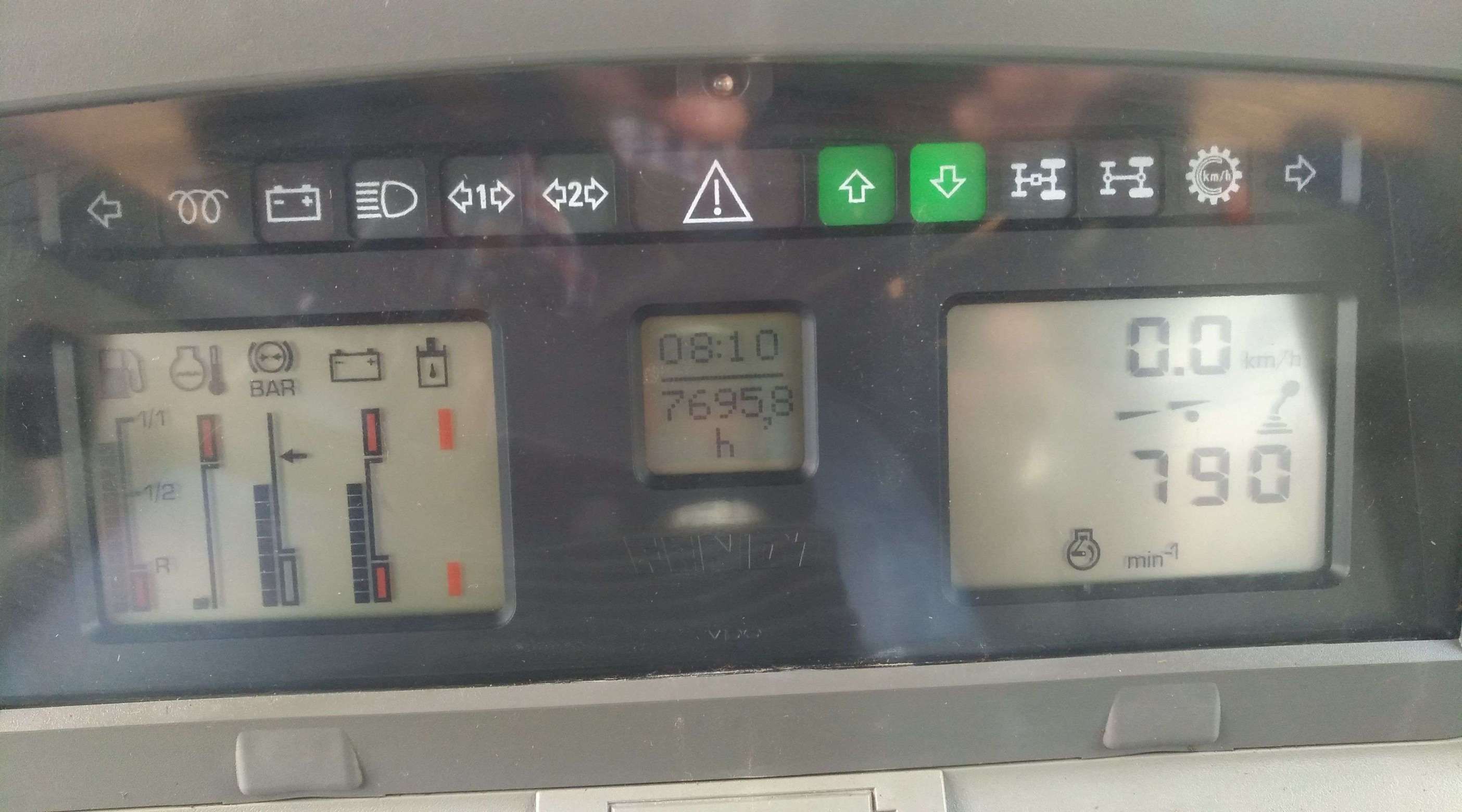 Deska rozdzielcza w ciagniku Fendt 818 Vario