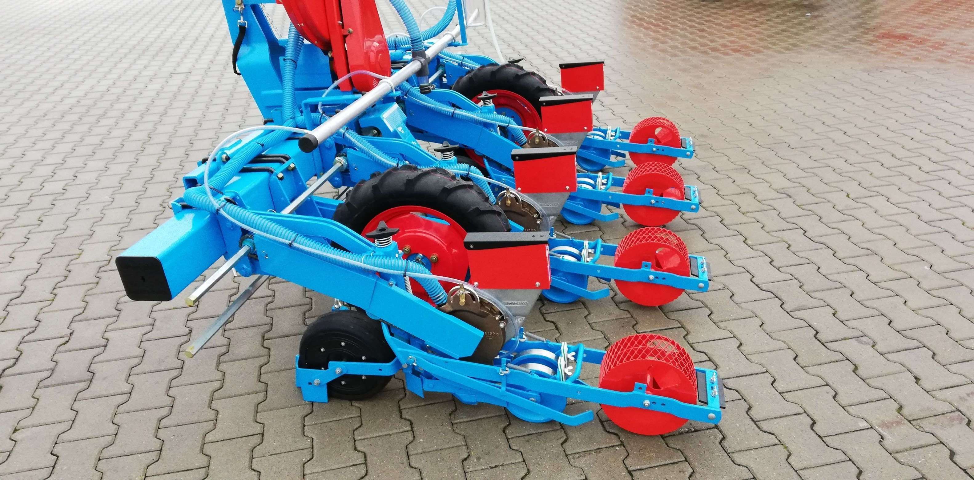 MONOSEM MS C 4-rzędowy siewnik do wysiewu warzyw