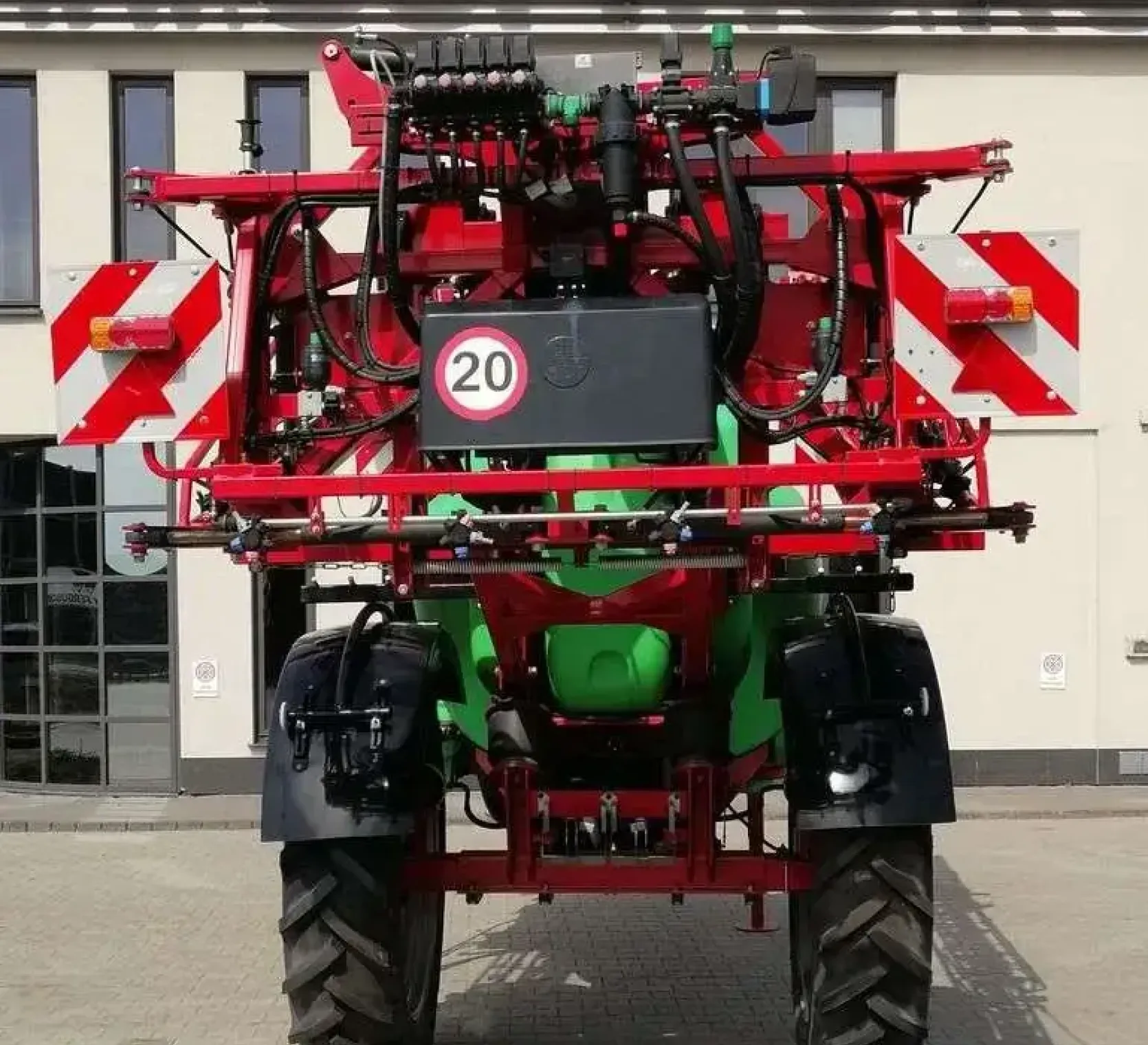 Opryskiwacz krukowiak Goliat