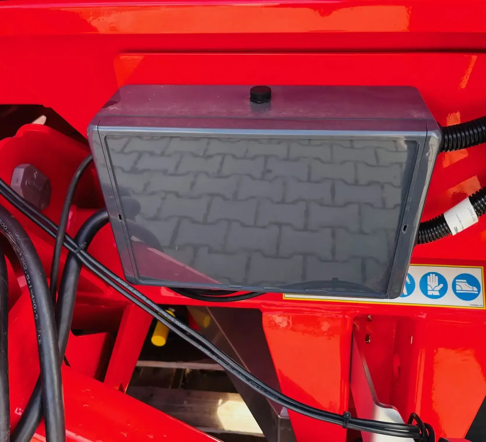 Rozsiewacz dwutarczowy do nawozu Maschio Gaspardo EW 213 ISOTRONIC