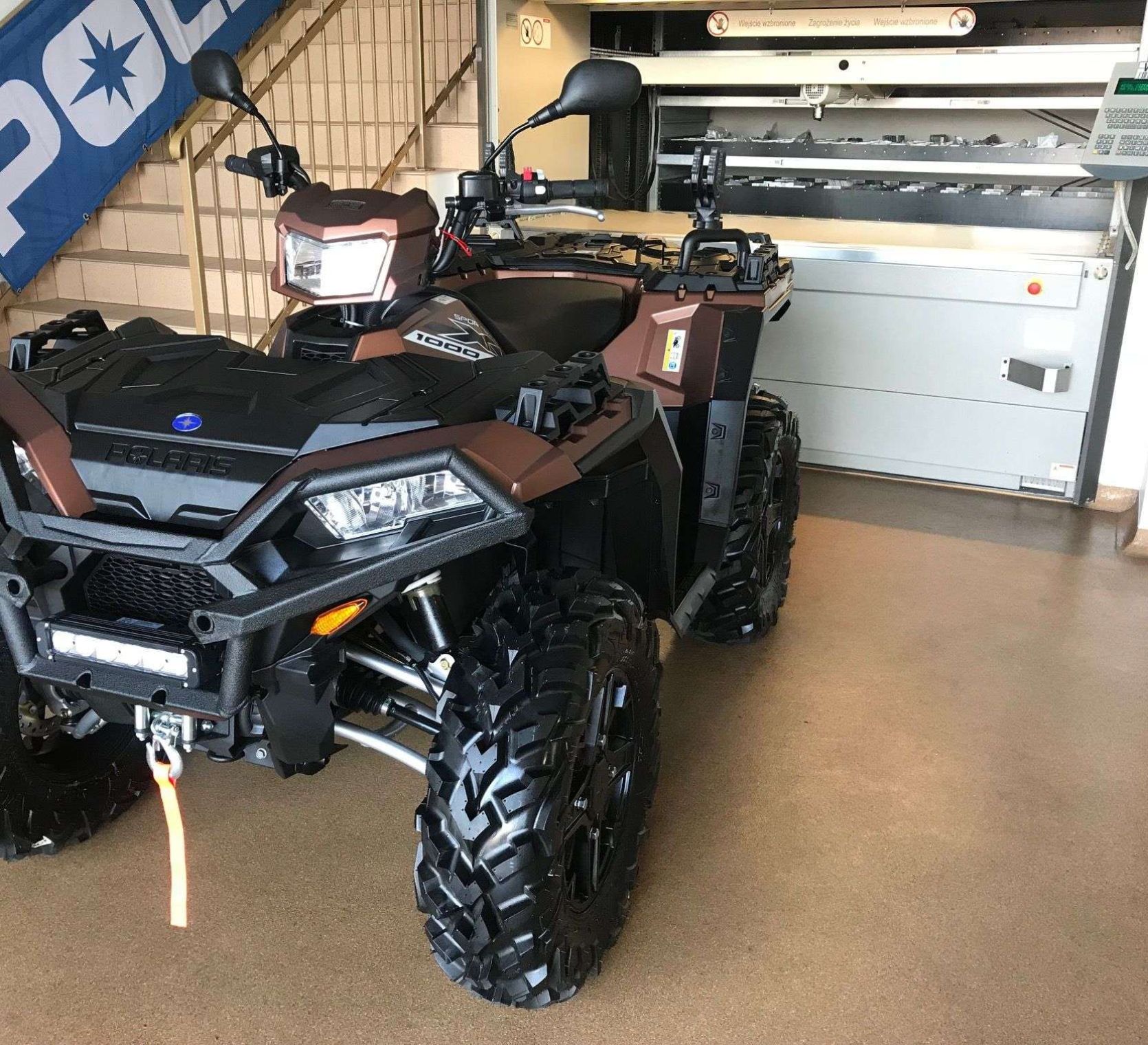 Polaris sportsman XP 1000 FALCON o mocy 90 KM silnik ProStar 952cm3 oferta na stronie korbanek.pl