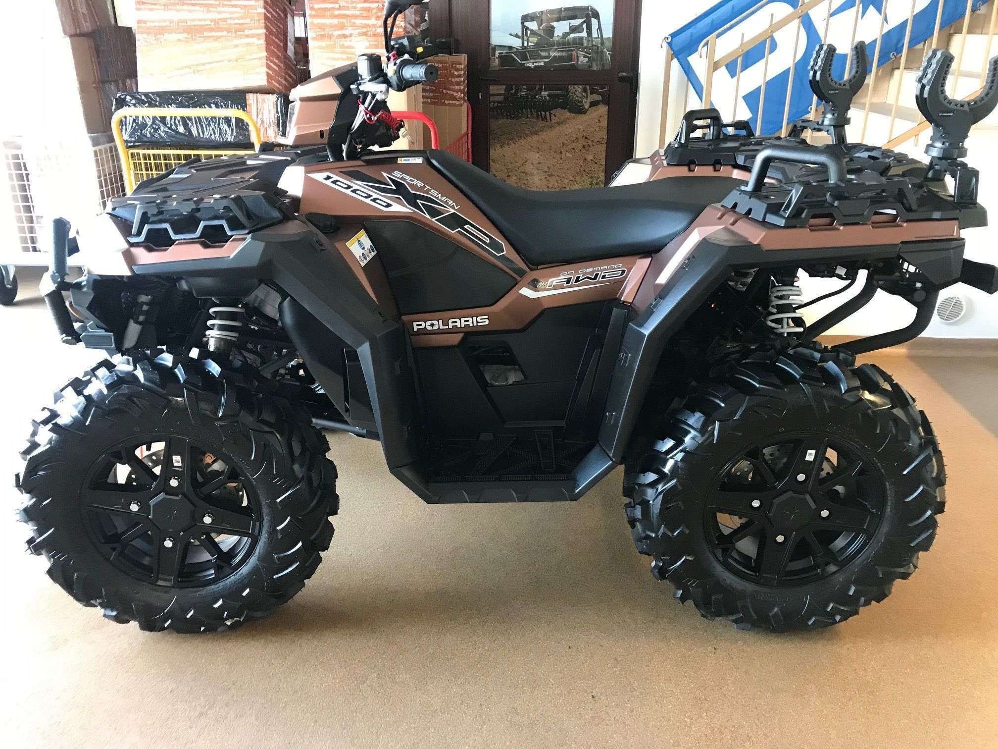 Nowy quad okazja korbanek.pl marki Polaris sportsman XP 1000 FALCON z napędem 4x4 3x4