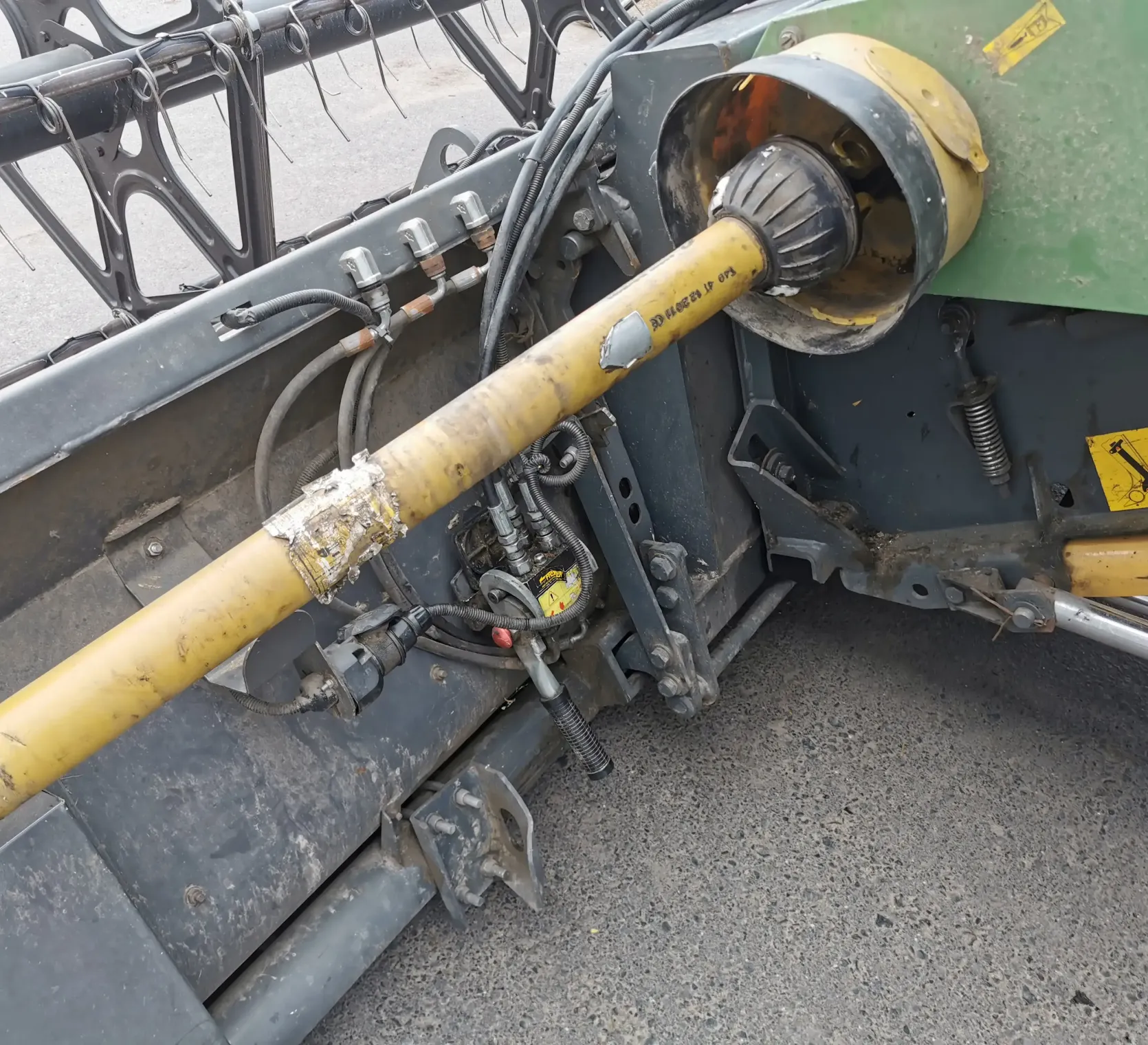 Kombajn-zbozowy-fendt-5220-5-klawiszy-wytrzasaczy-stan-bardz-dobry-korbanek-pierwszy-wlasciciel