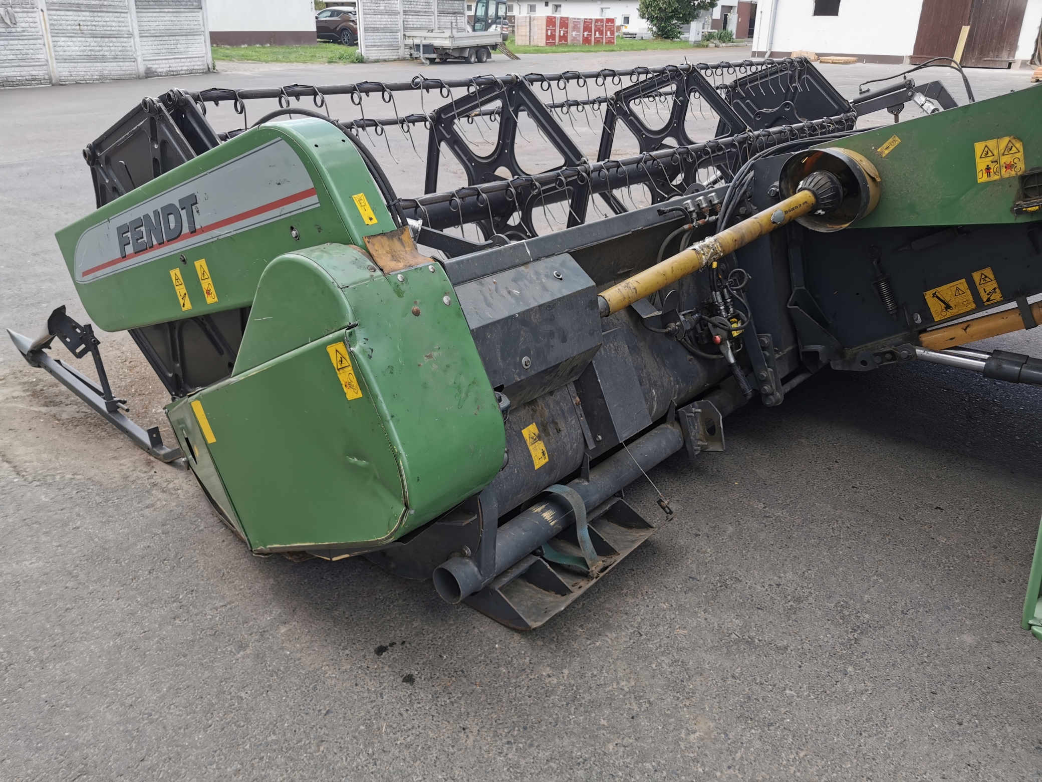 Kombajn-zbozowy-fendt-5220-5-klawiszy-wytrzasaczy-stan-bardz-dobry-korbanek-pierwszy-wlasciciel