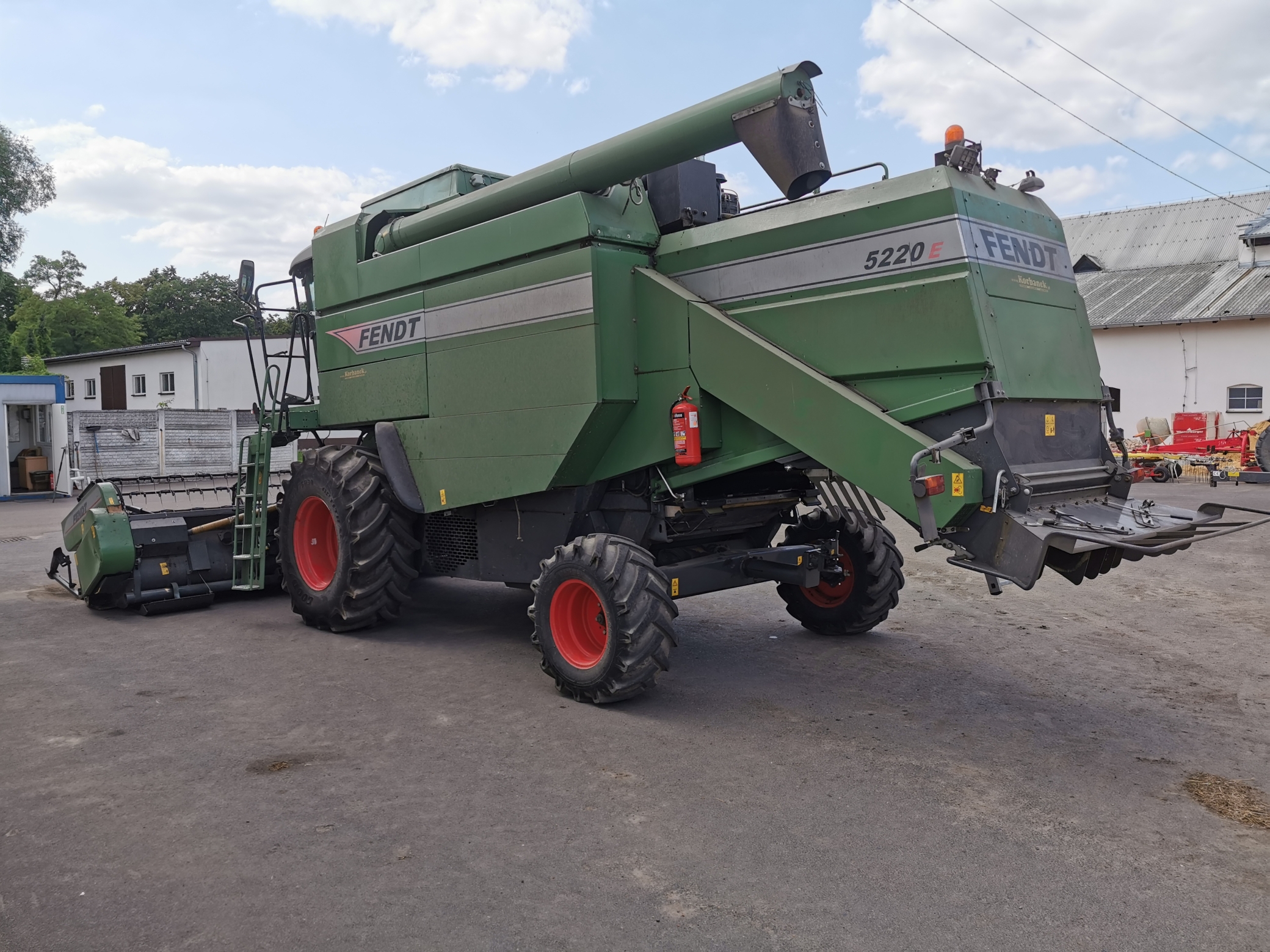Kombajn-zbozowy-fendt-5220-5-klawiszy-wytrzasaczy-stan-bardz-dobry-korbanek-pierwszy-wlasciciel