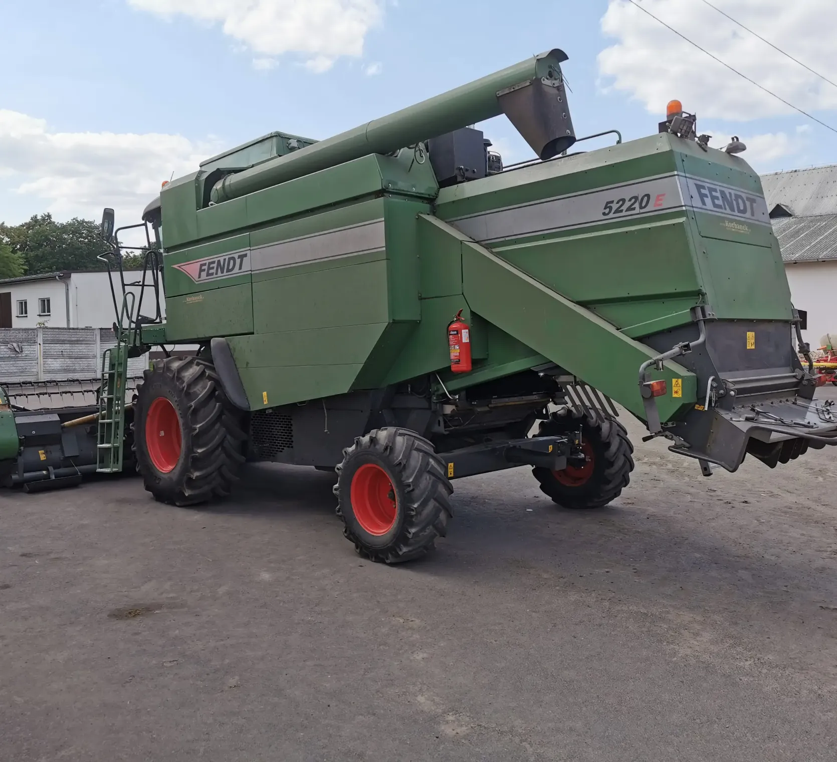 Kombajn-zbozowy-fendt-5220-5-klawiszy-wytrzasaczy-stan-bardz-dobry-korbanek-pierwszy-wlasciciel