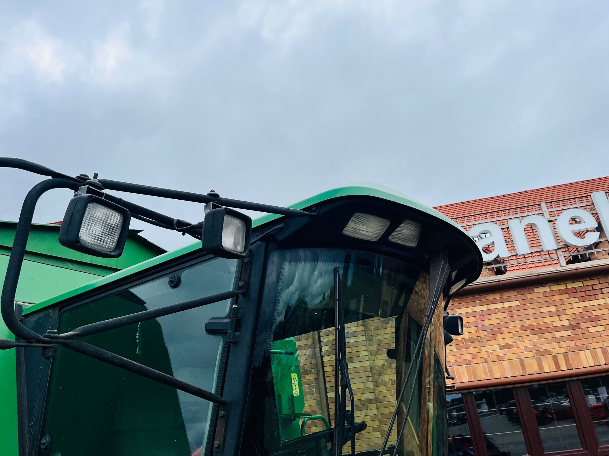 Kombajn-zbozowy-john-deere-2264-plac-korbanek