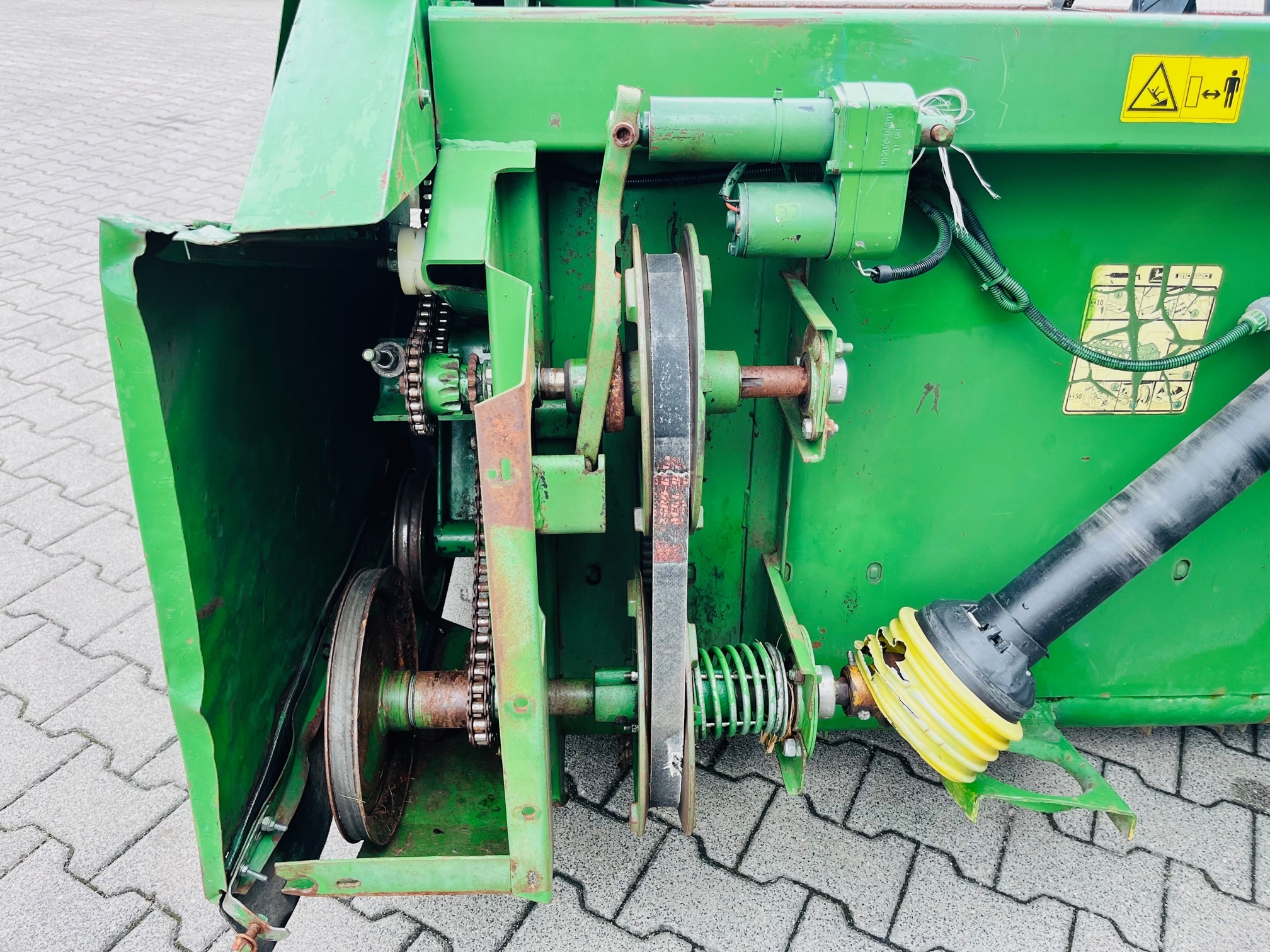 Kombajn-zbozowy-john-deere-2264-plac-korbanek