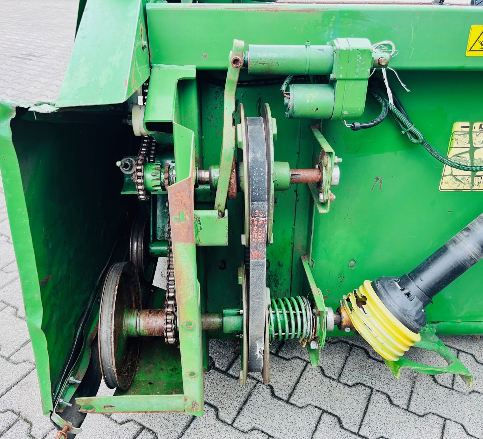 Kombajn-zbozowy-john-deere-2264-plac-korbanek
