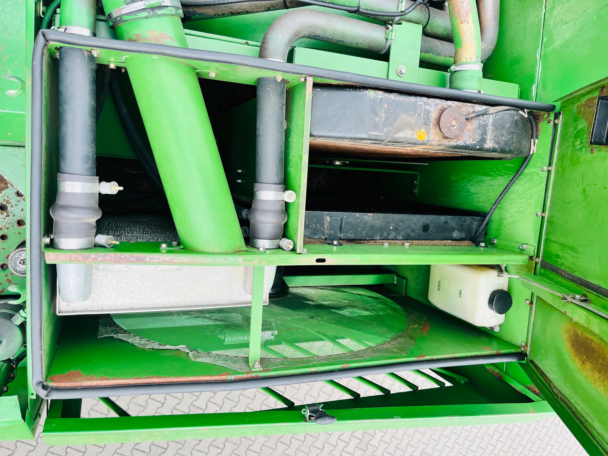 Kombajn-zbozowy-john-deere-2264-plac-korbanek