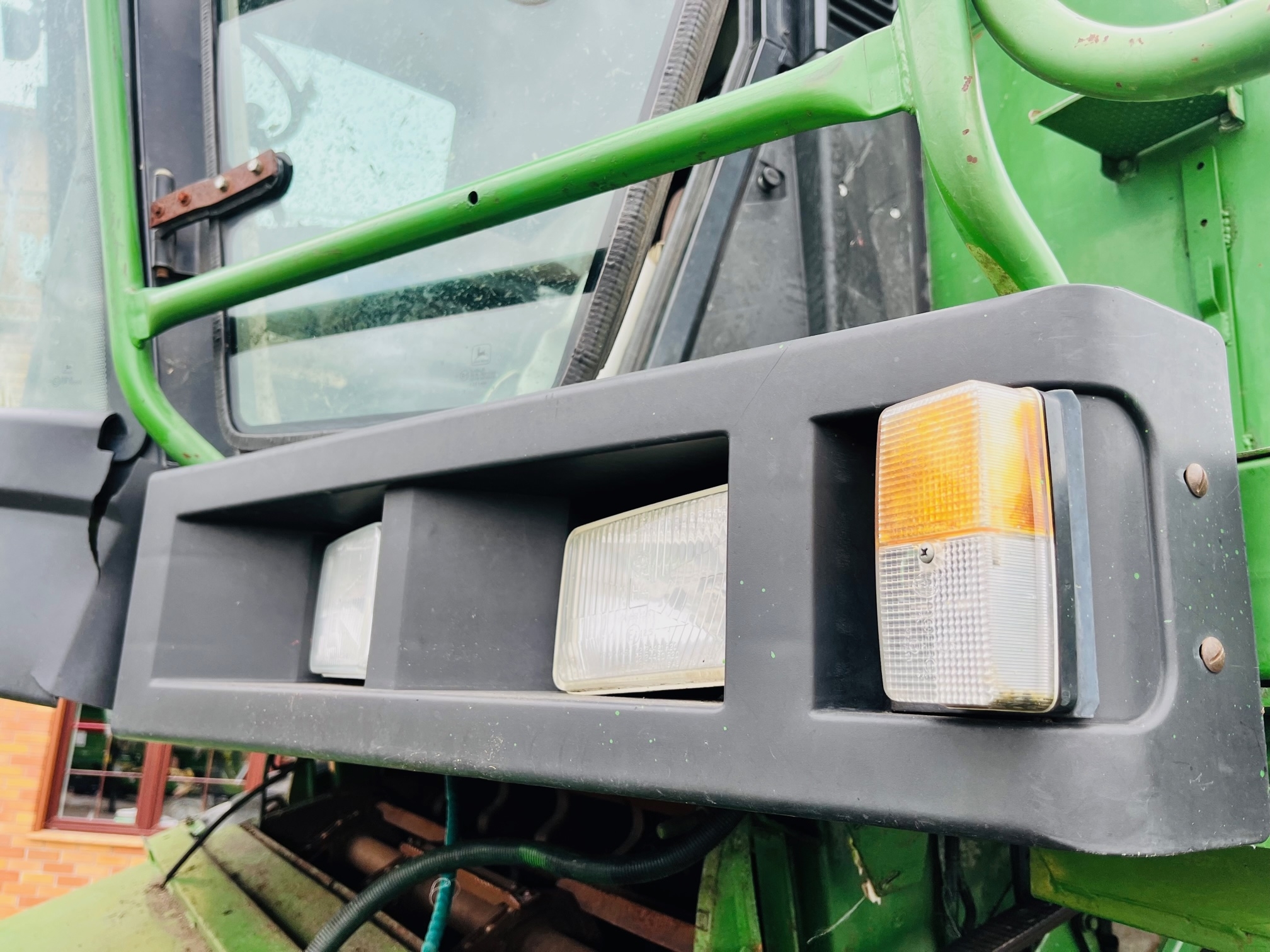 Kombajn-zbozowy-john-deere-2264-plac-korbanek