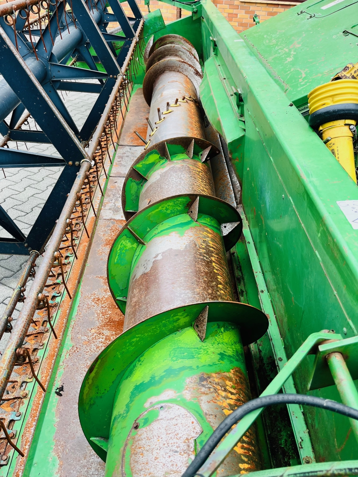 Kombajn-zbozowy-john-deere-2264-plac-korbanek