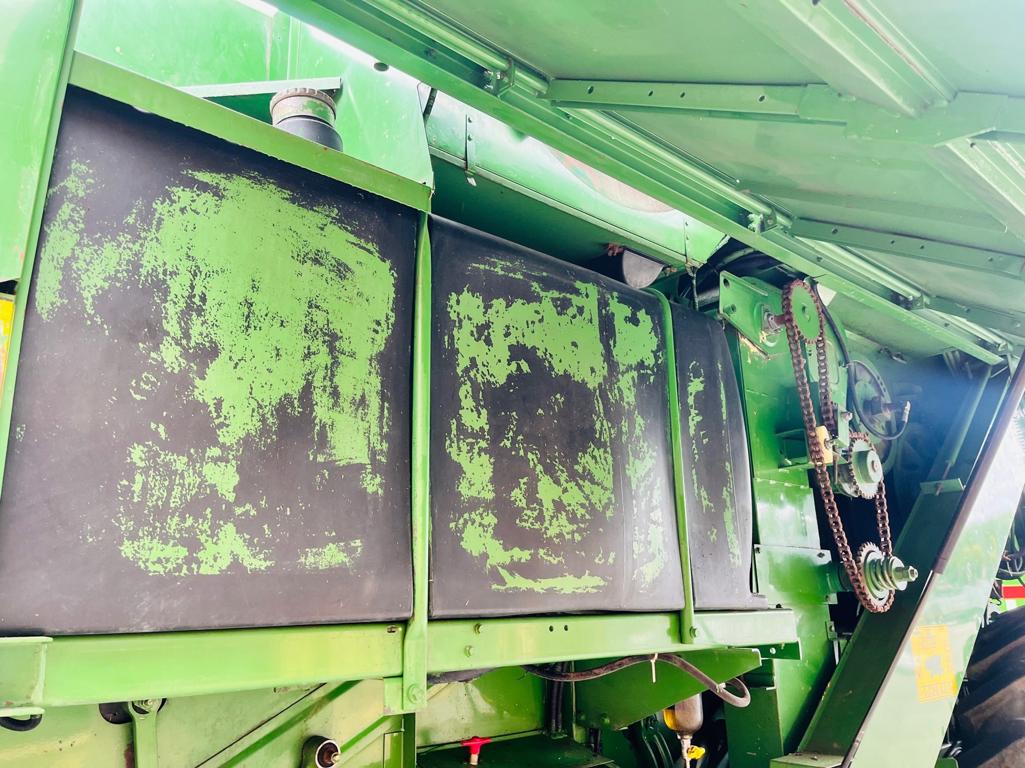 Kombajn-zbozowy-john-deere-2264-plac-korbanek