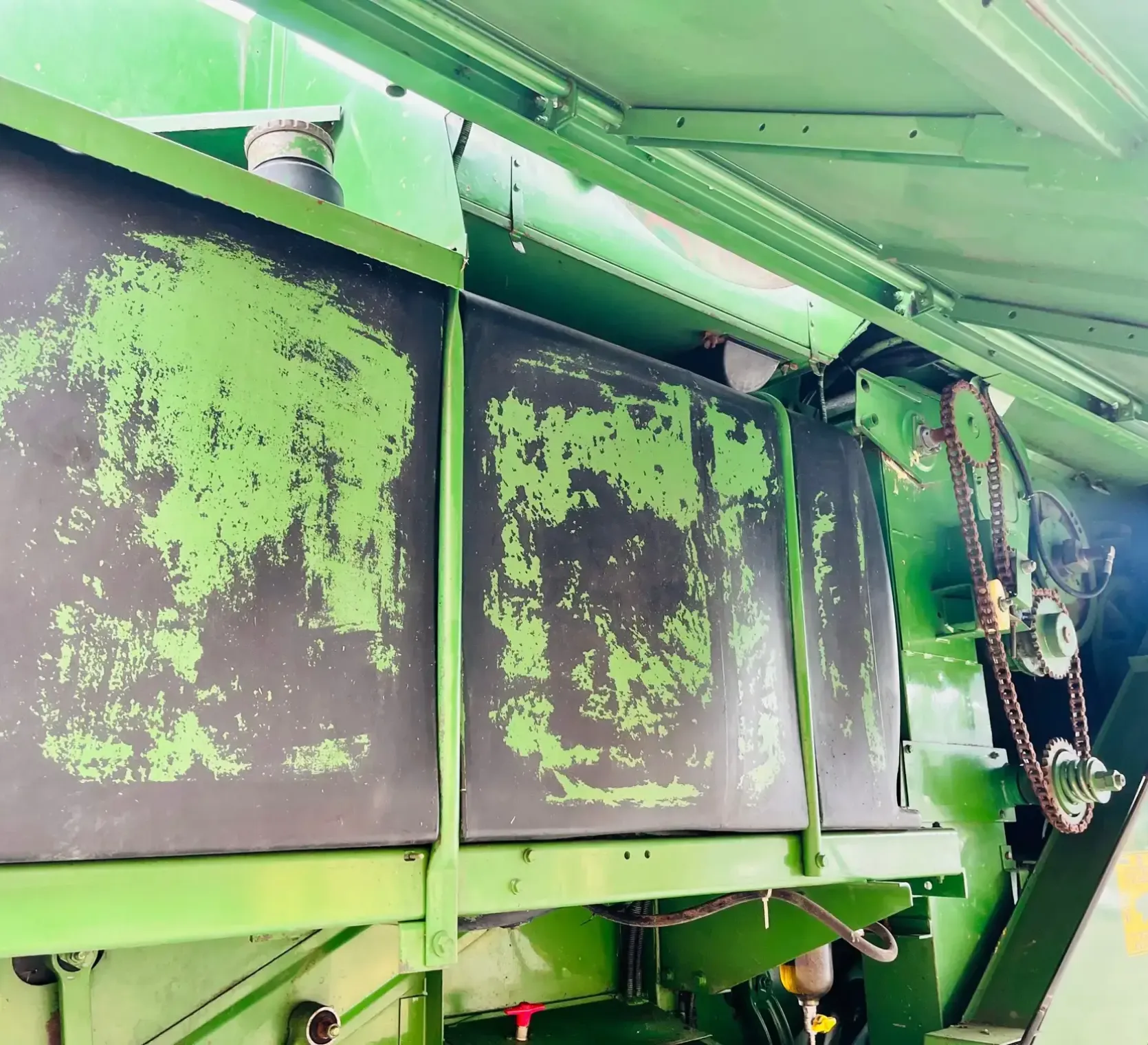 Kombajn-zbozowy-john-deere-2264-plac-korbanek