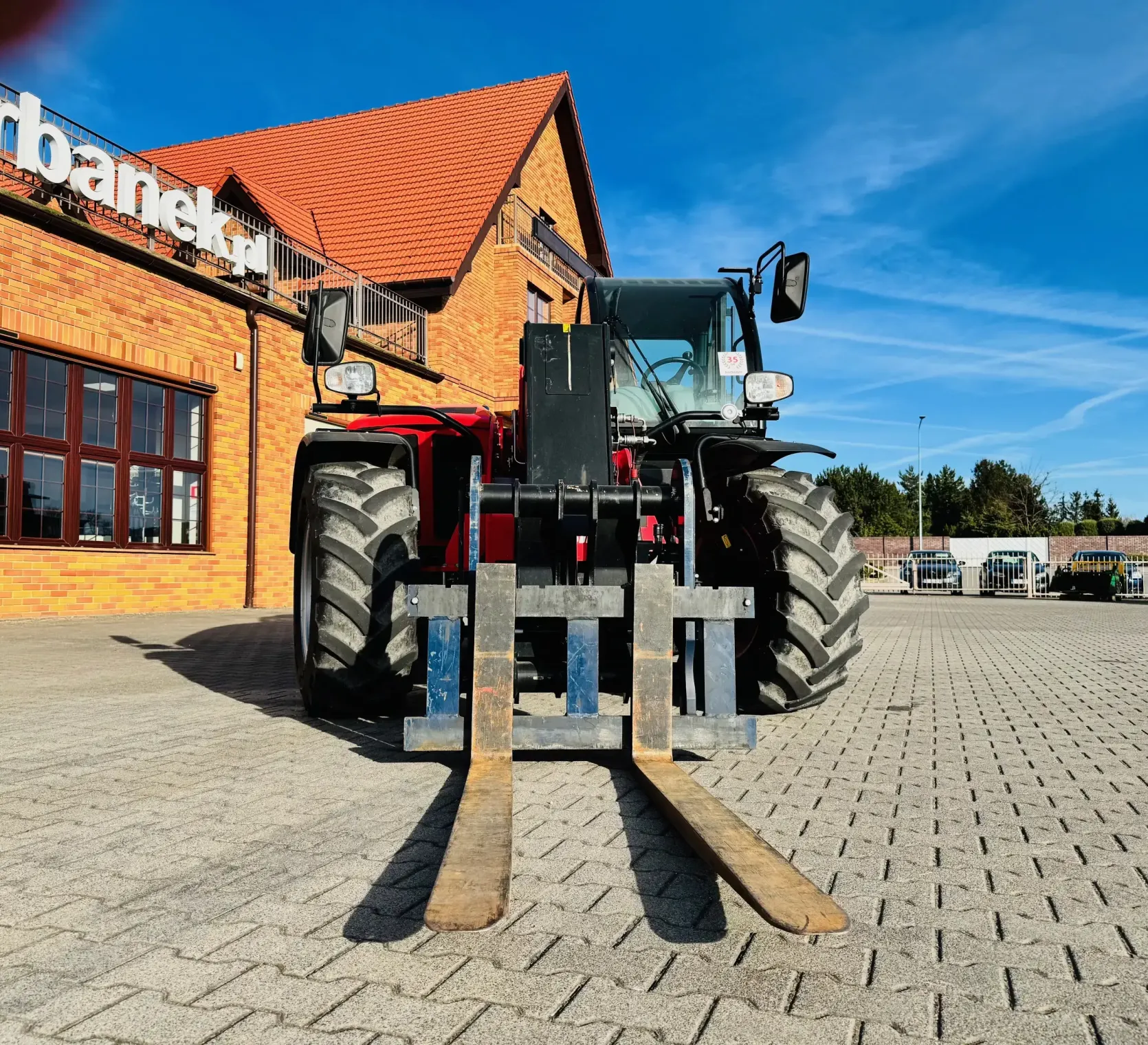ladowarka-teleskopowa-faresin-7-45-dlugi-wysiegnik-duzy-udzwig-plac-firma-korbanek