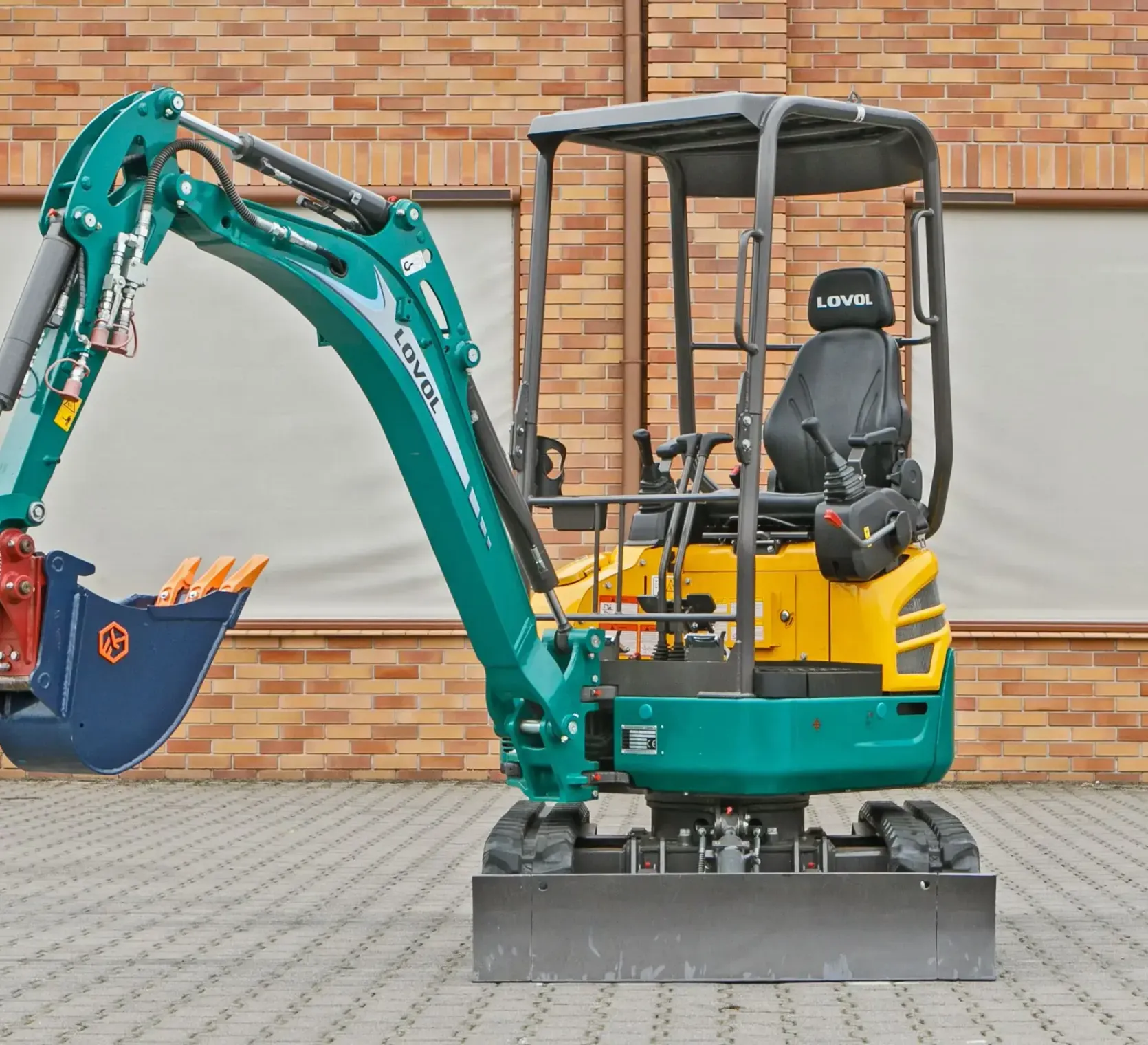 Mini koparka Lovol Korbanek, Nachi, Eaton, Yanmar front maszyny ukos