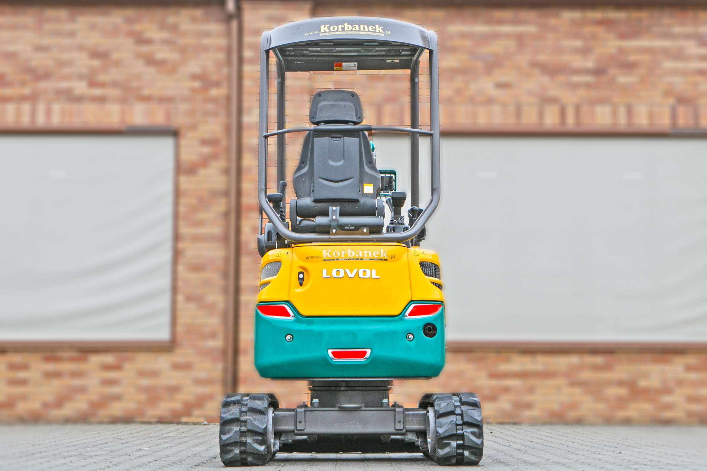 Mini koparka Lovol Korbanek, Nachi, Eaton, Yanmar tył maszyny