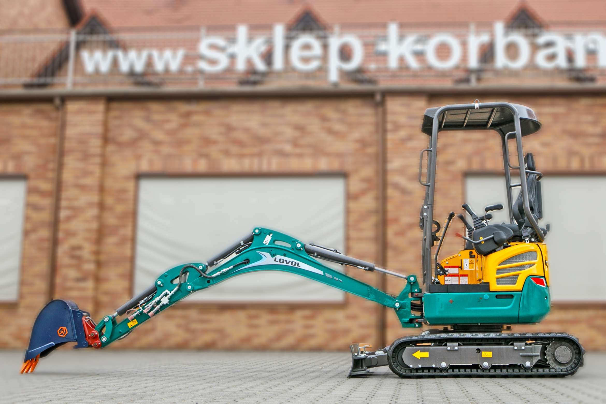 Mini koparka Lovol Korbanek, Nachi, Eaton, Yanmar ramię maksymalny zasięg kopania