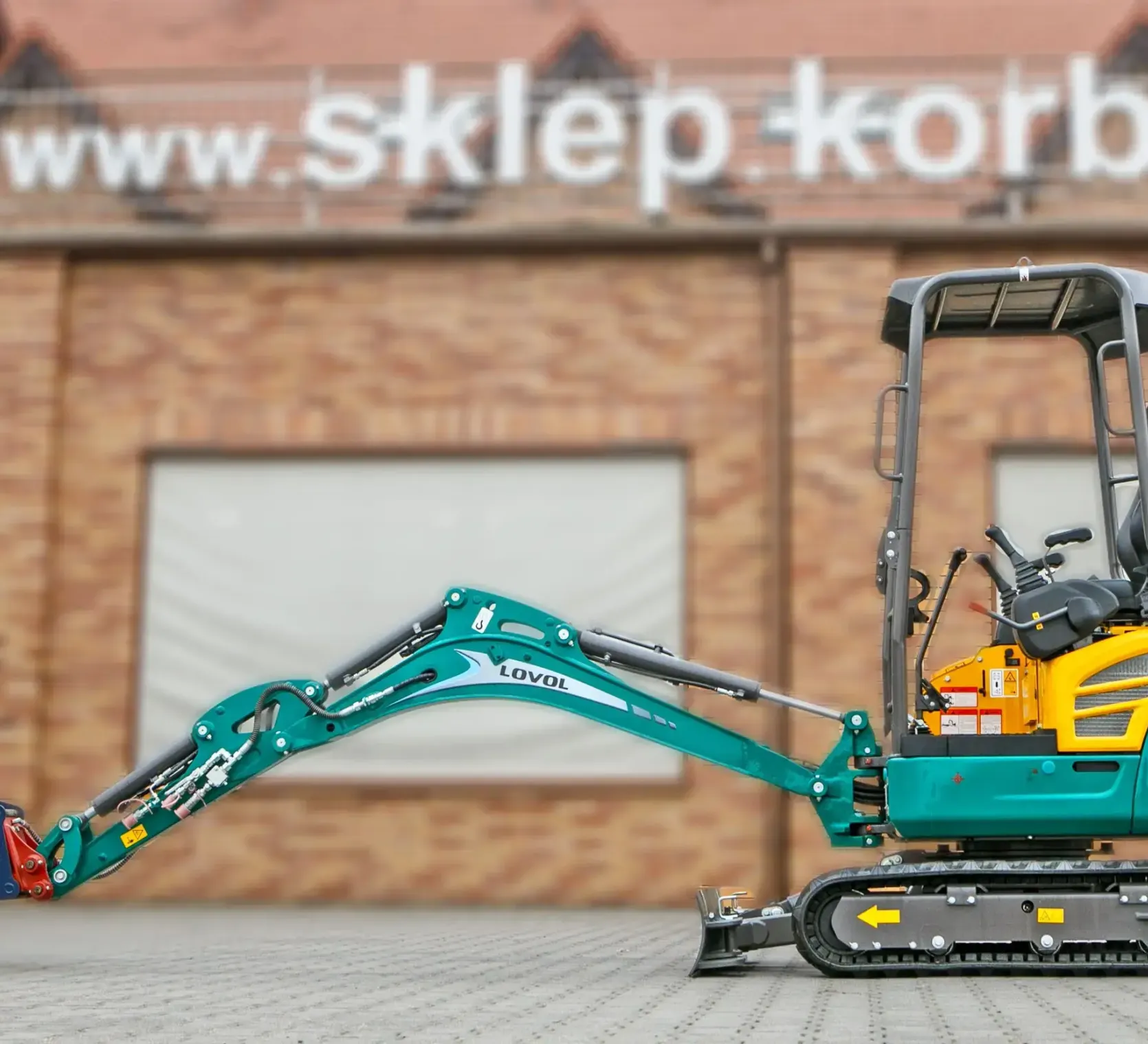 Mini koparka Lovol Korbanek, Nachi, Eaton, Yanmar ramię maksymalny zasięg kopania