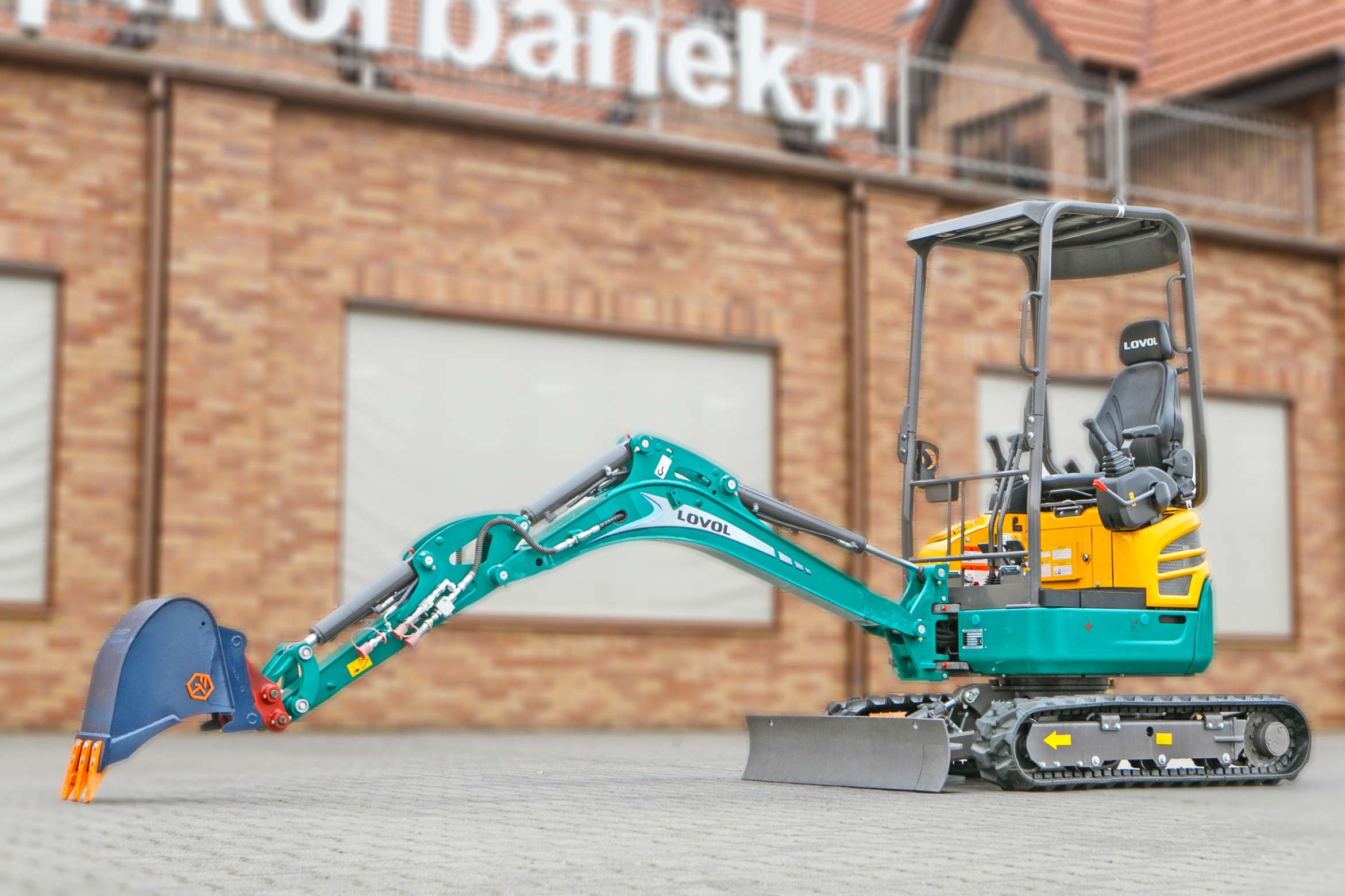 Mini koparka Lovol Korbanek, Nachi, Eaton, Yanmar ramię maksymalny zasięg kopania