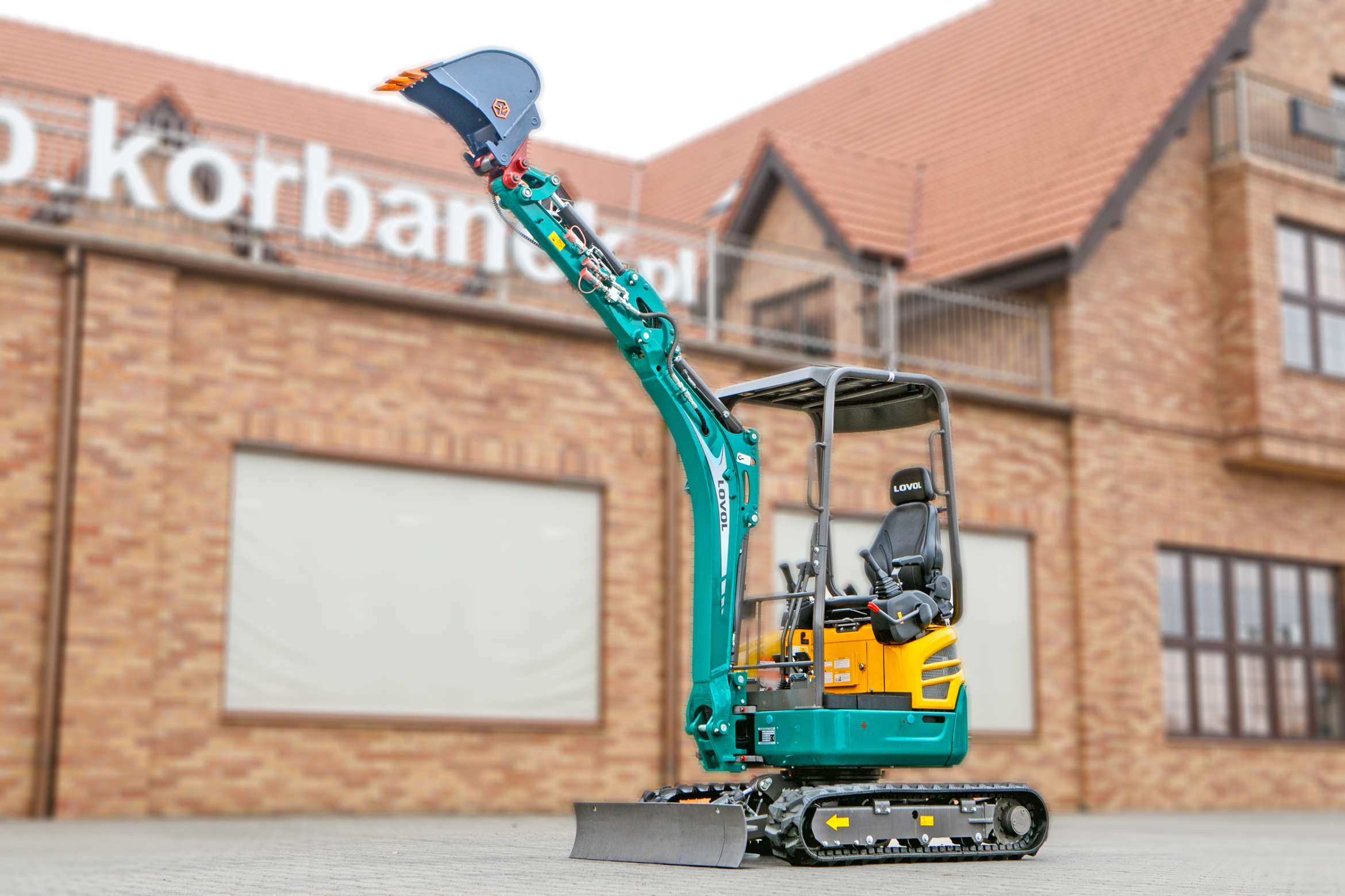 Mini koparka Lovol Korbanek, Nachi, Eaton, Yanmar ramię uniesione otwarta łyżka