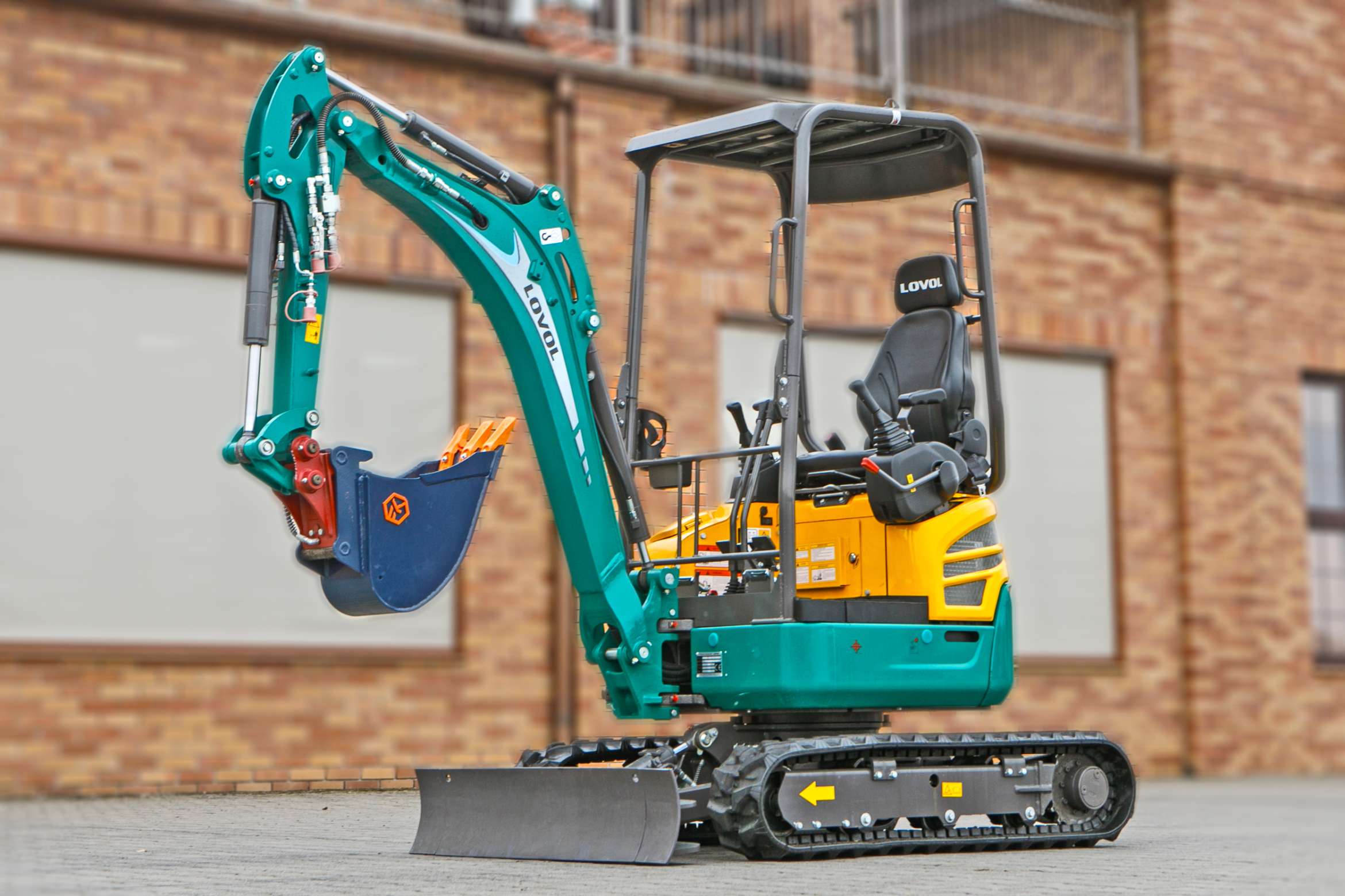 Mini koparka Lovol Korbanek, Nachi, Eaton, Yanmar ramię zamknięta łyżka