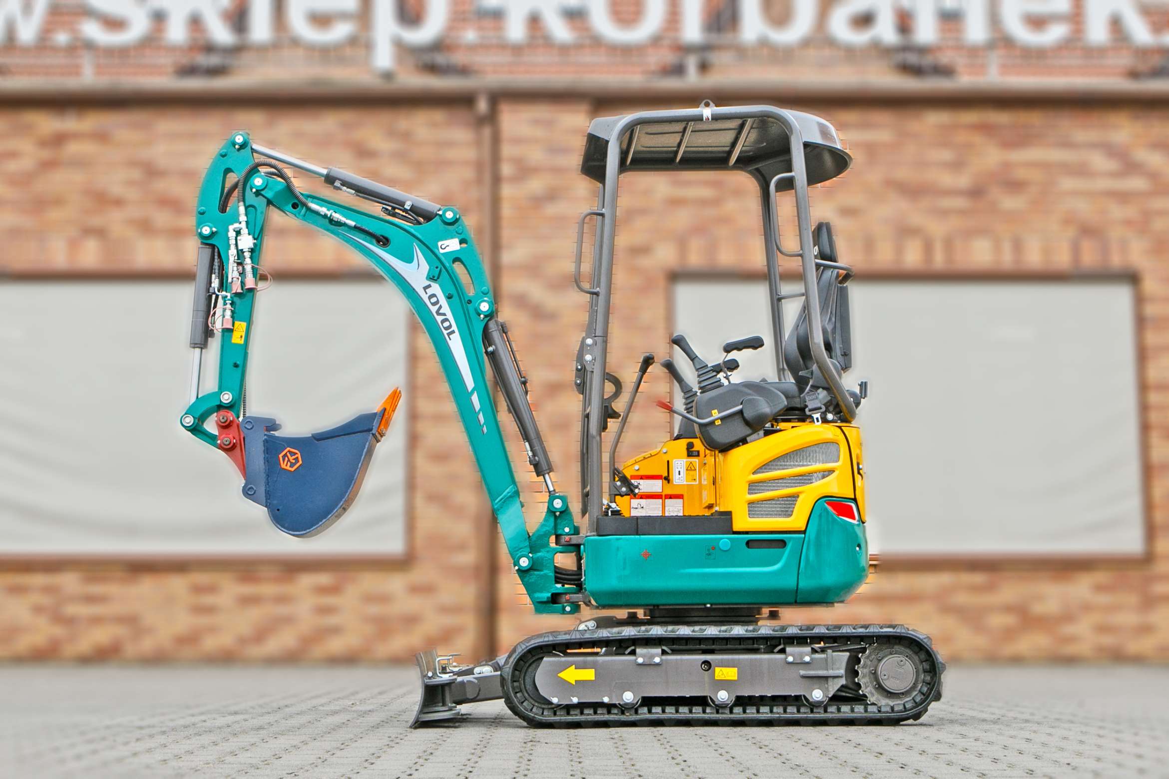 Mini koparka Lovol Korbanek, Nachi, Eaton, Yanmar ramię zamknięta łyżka