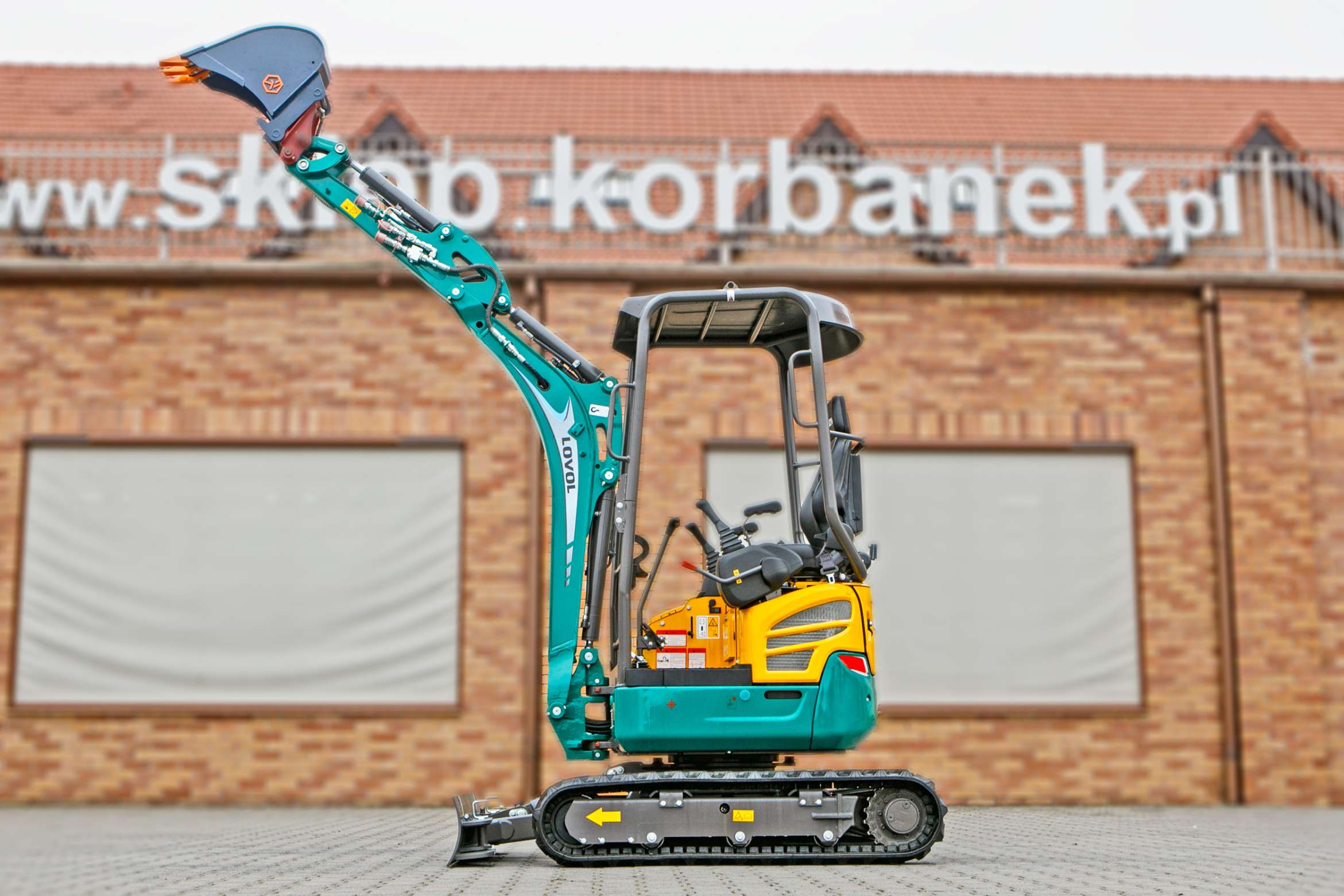 Mini koparka Lovol Korbanek, Nachi, Eaton, Yanmar ramię otwarta łyżka