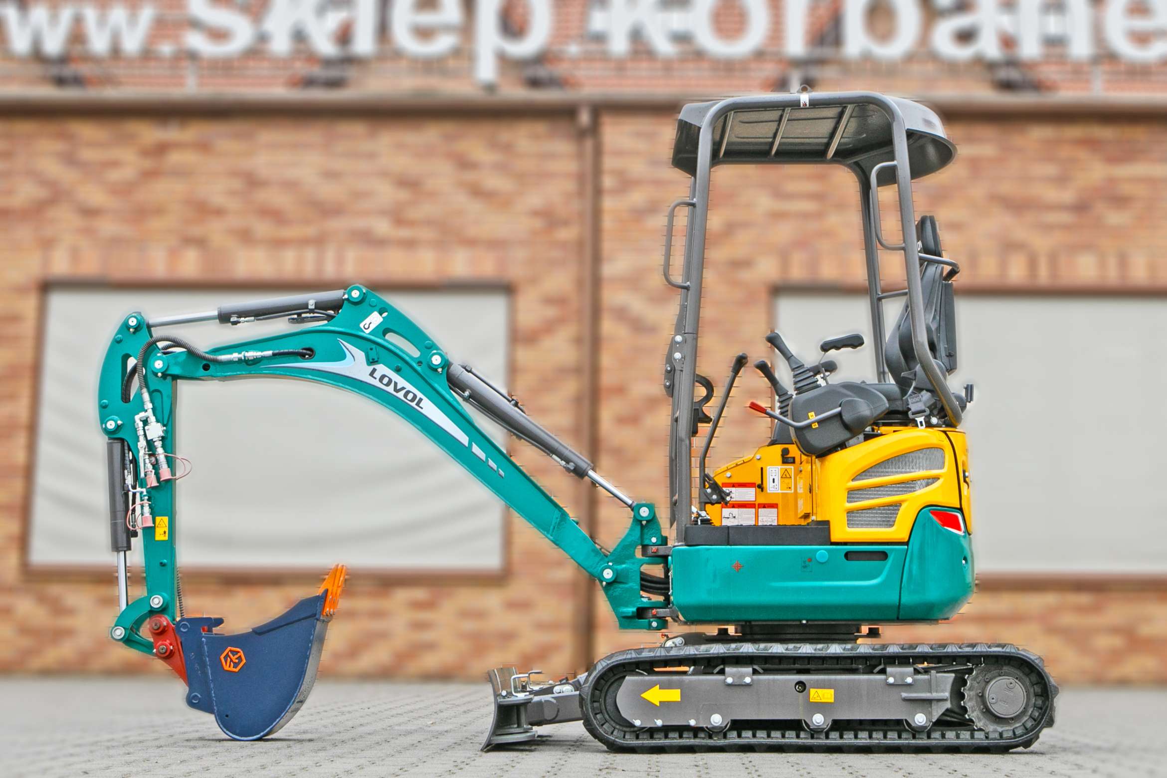 Mini koparka Lovol Korbanek, Nachi, Eaton, Yanmar ramię zamknięta łyżka