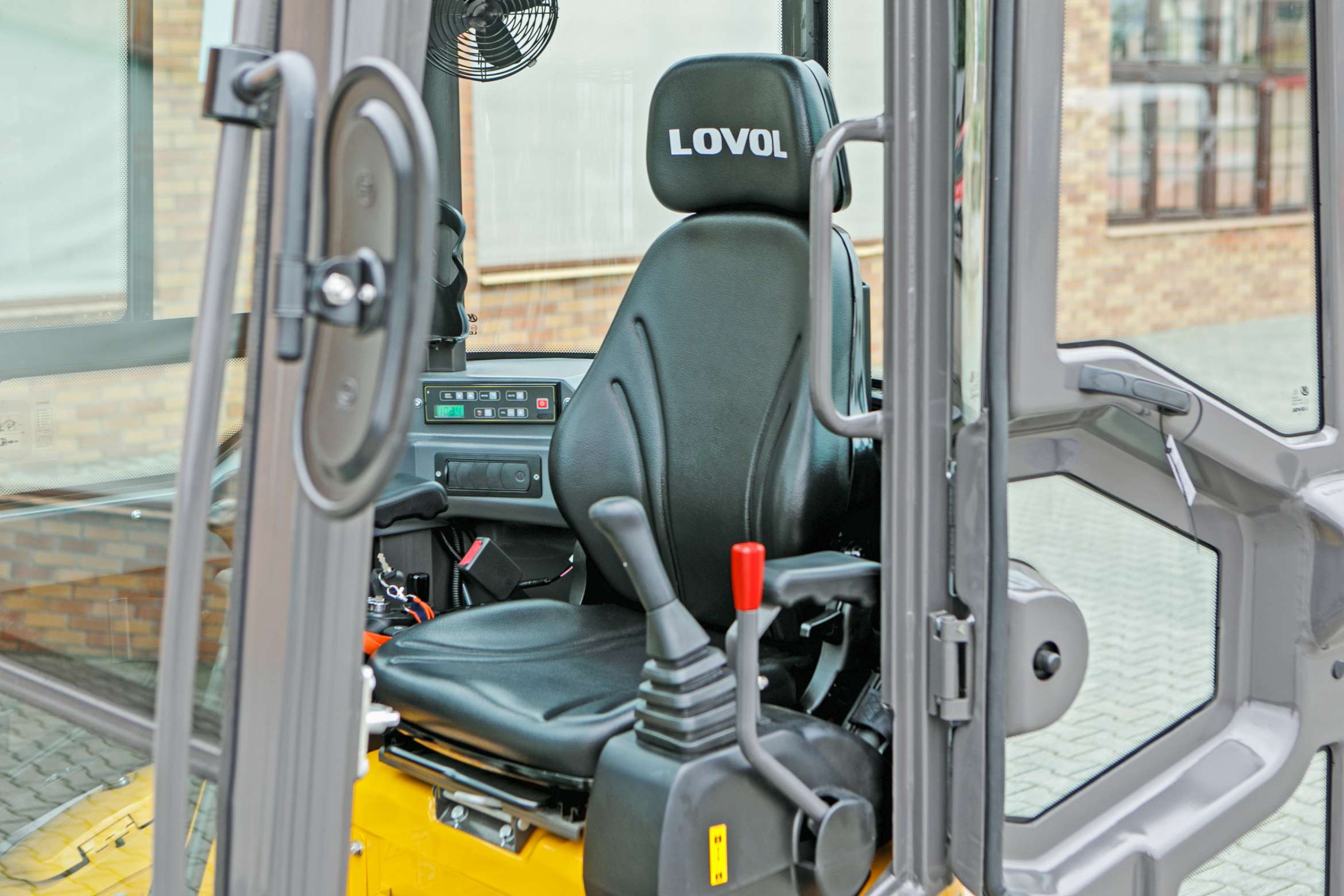 Mini koparka Lovol Korbanek, Nachi, Eaton, Yanmar kabina fotel