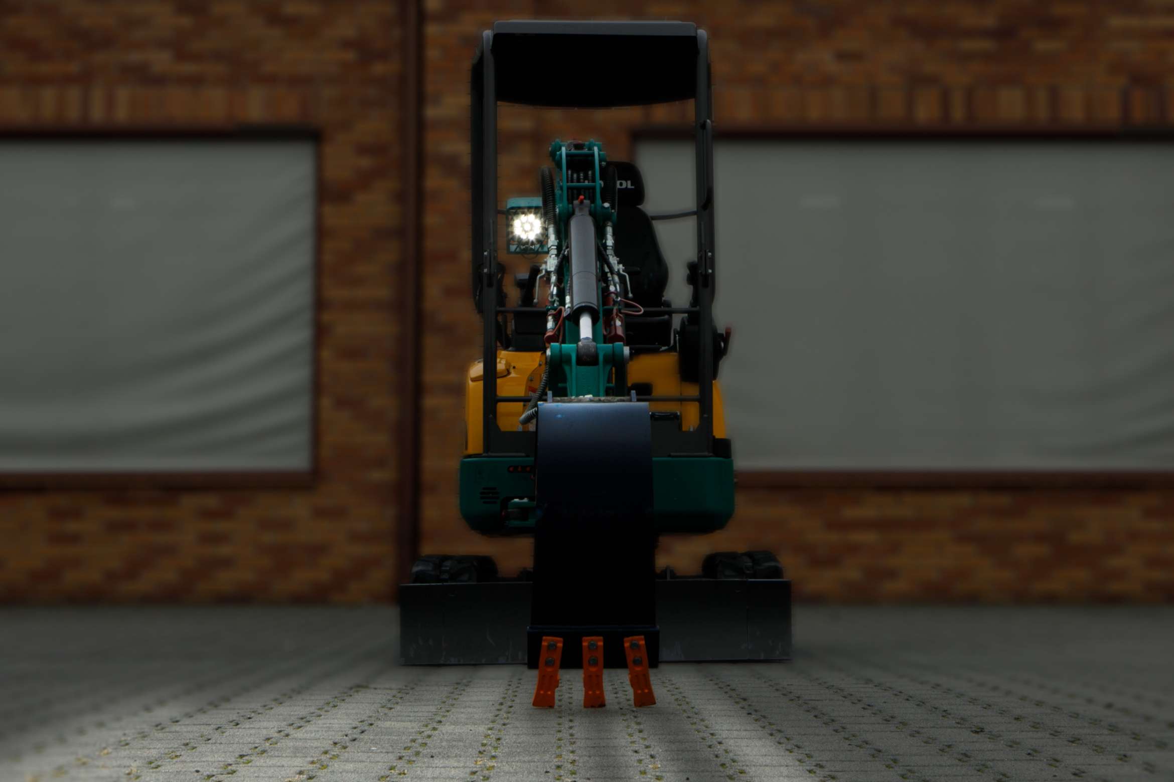 Mini koparka Lovol Korbanek, Nachi, Eaton, Yanmar oświetlenie na ramieniu