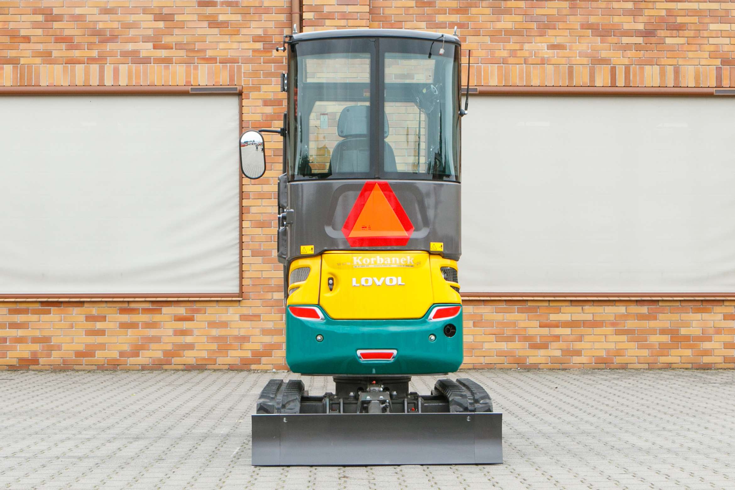 Mini koparka Lovol Korbanek, Nachi, Eaton, Yanmar kabina tył