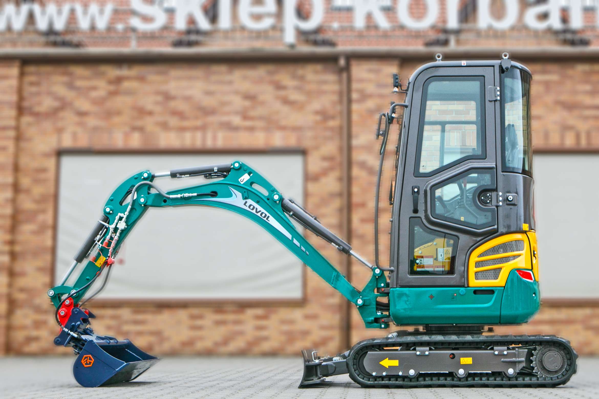 Mini koparka Lovol Korbanek, Nachi, Eaton, Yanmar kabina bok łyżka skarpówka
