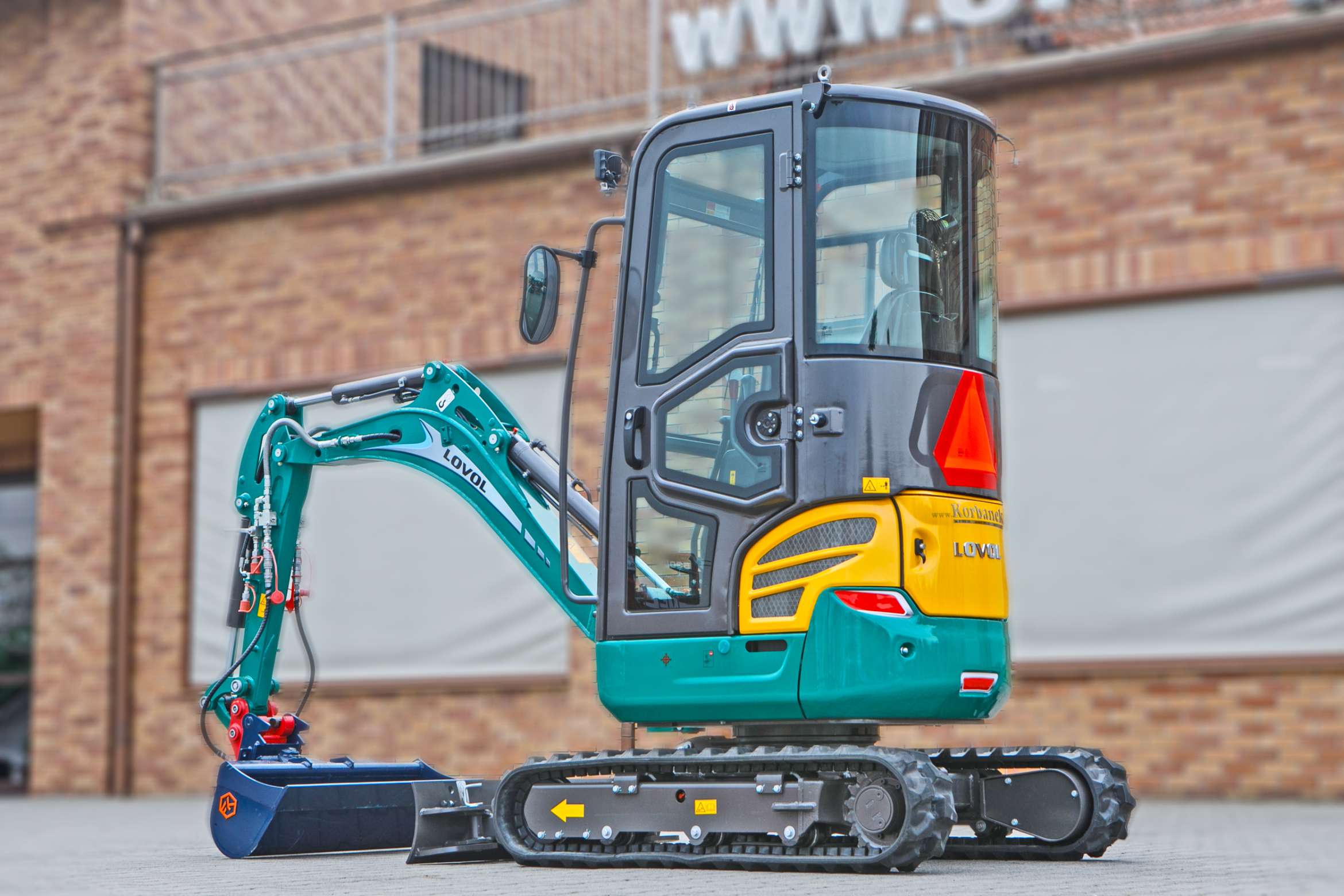 Mini koparka Lovol Korbanek, Nachi, Eaton, Yanmar kabina bok ramie łyżka skarpówka
