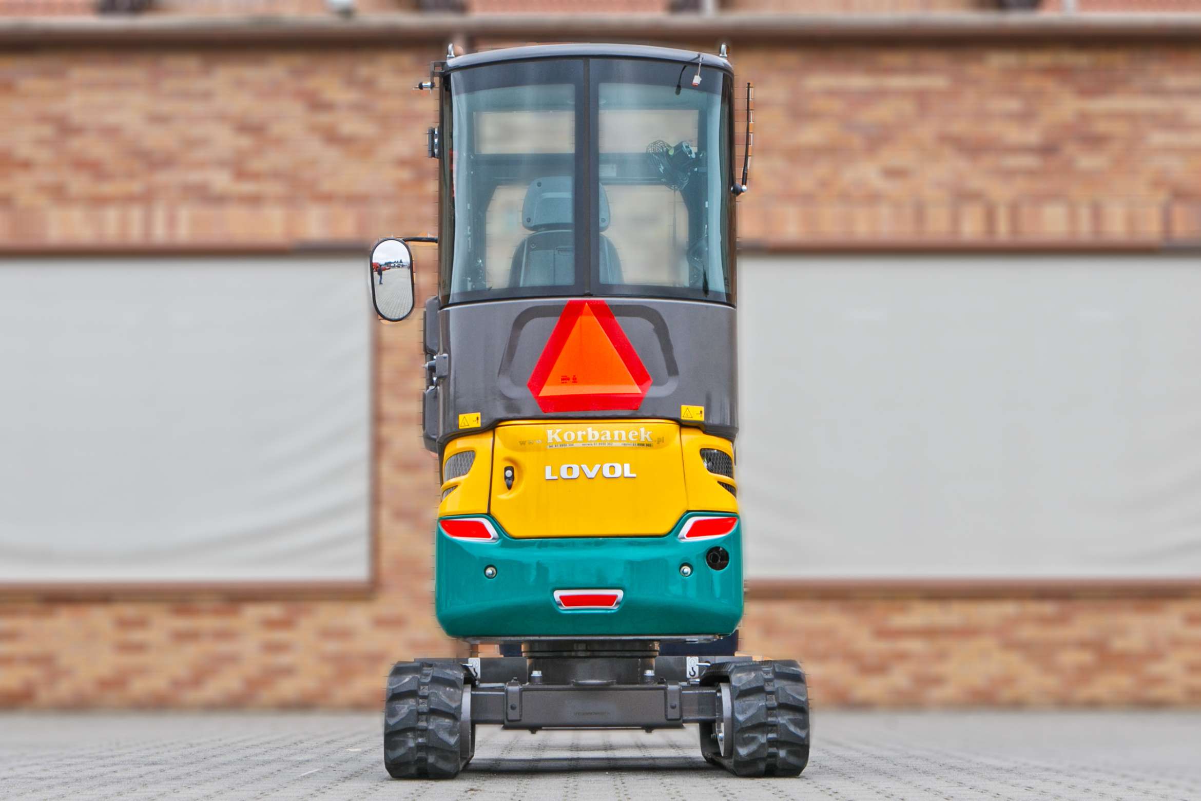 Mini koparka Lovol Korbanek, Nachi, Eaton, Yanmar kabina tył 