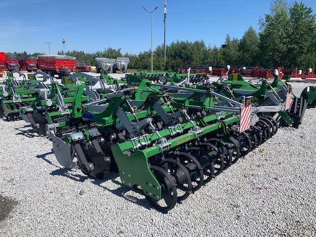 Agregat talerzowy brona kompaktowa Tolmet Megatron o szerokości roboczej 4 m w ofercie firmy Korbanek