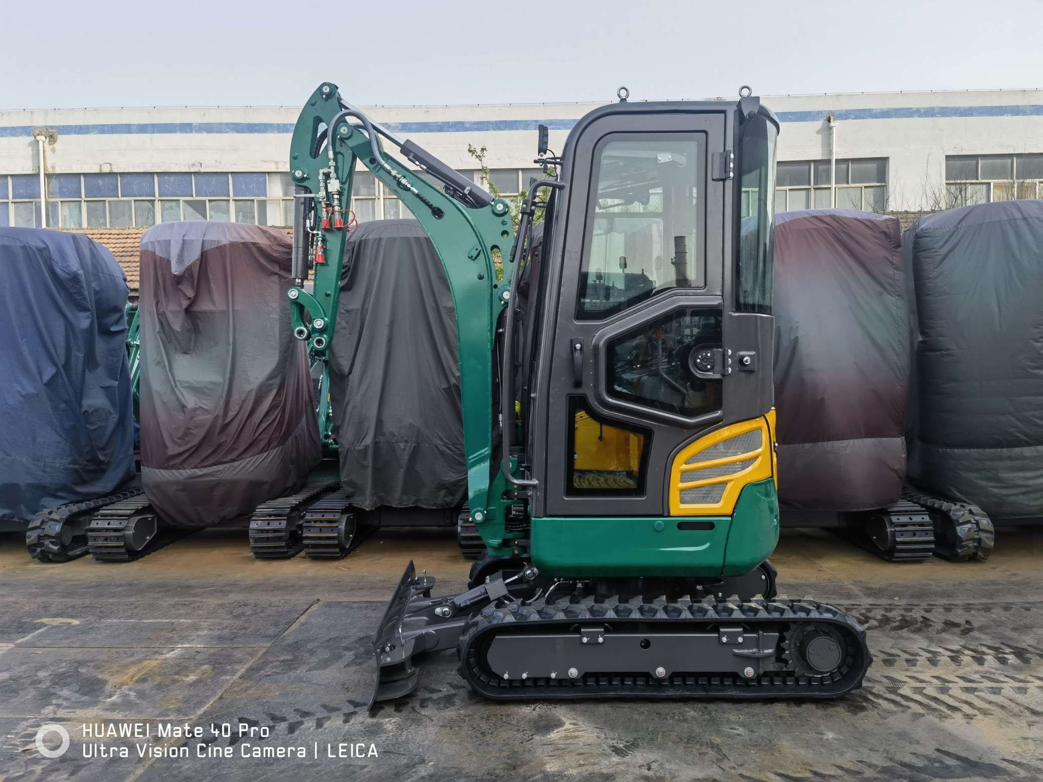 Mini koparka Lovol Korbanek, Nachi, Eaton, Yanmar kabina prezentacja
