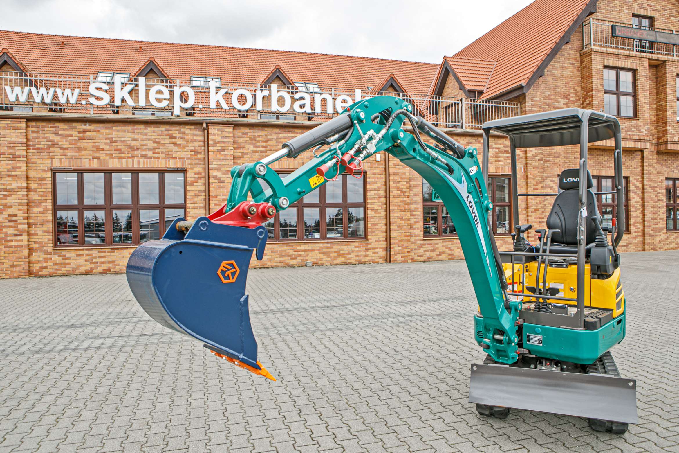 Mini koparka Lovol Korbanek, Nachi, Eaton, Yanmar z łyżką 300 mm