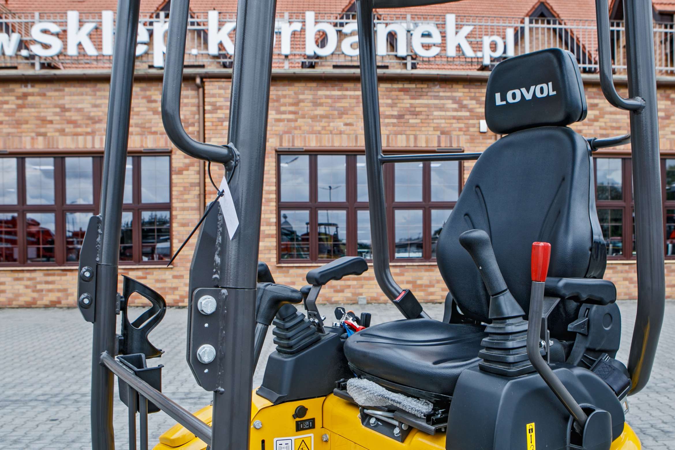 Mini koparka Lovol Korbanek, Nachi, Eaton, Yanmar siedzenie operatora