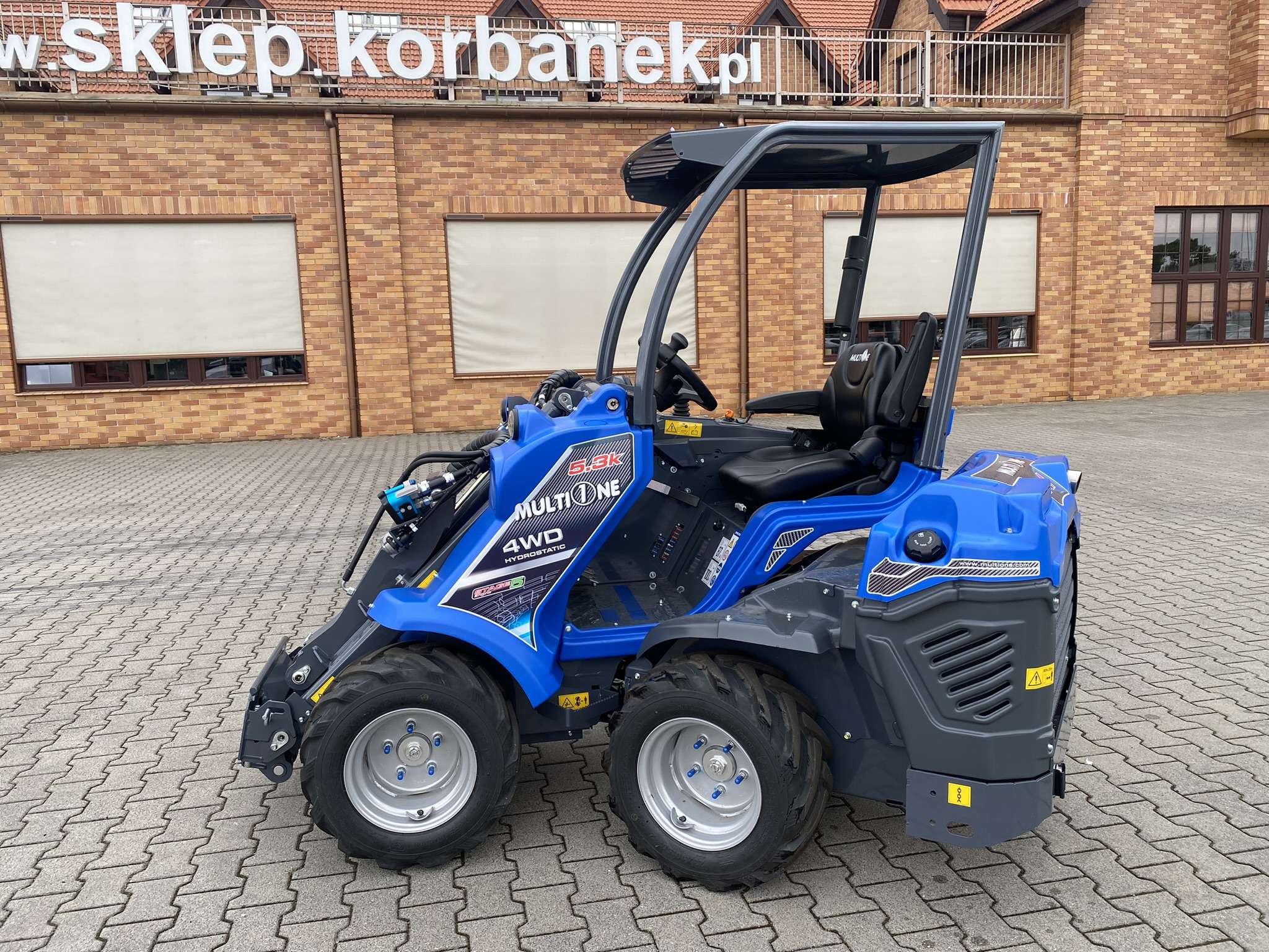 Multione seria 5 Korbanek z bliska