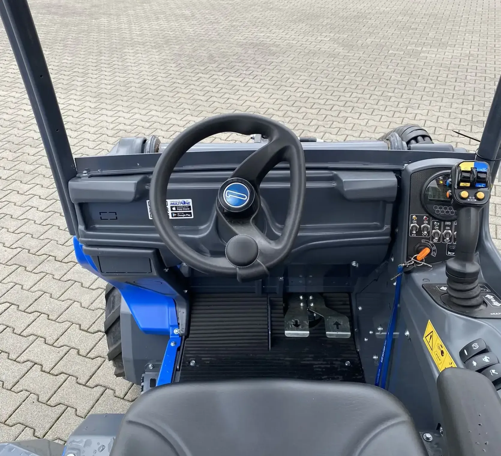 Multione seria 8 kierownica i siedzisko 