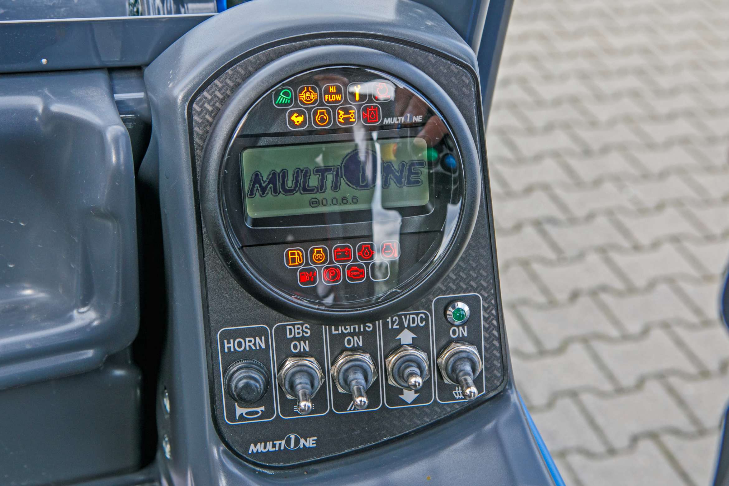 Multione seria 5 Kubota Korbanek kabina wyświetlacz maszyny przyciski sterowanie