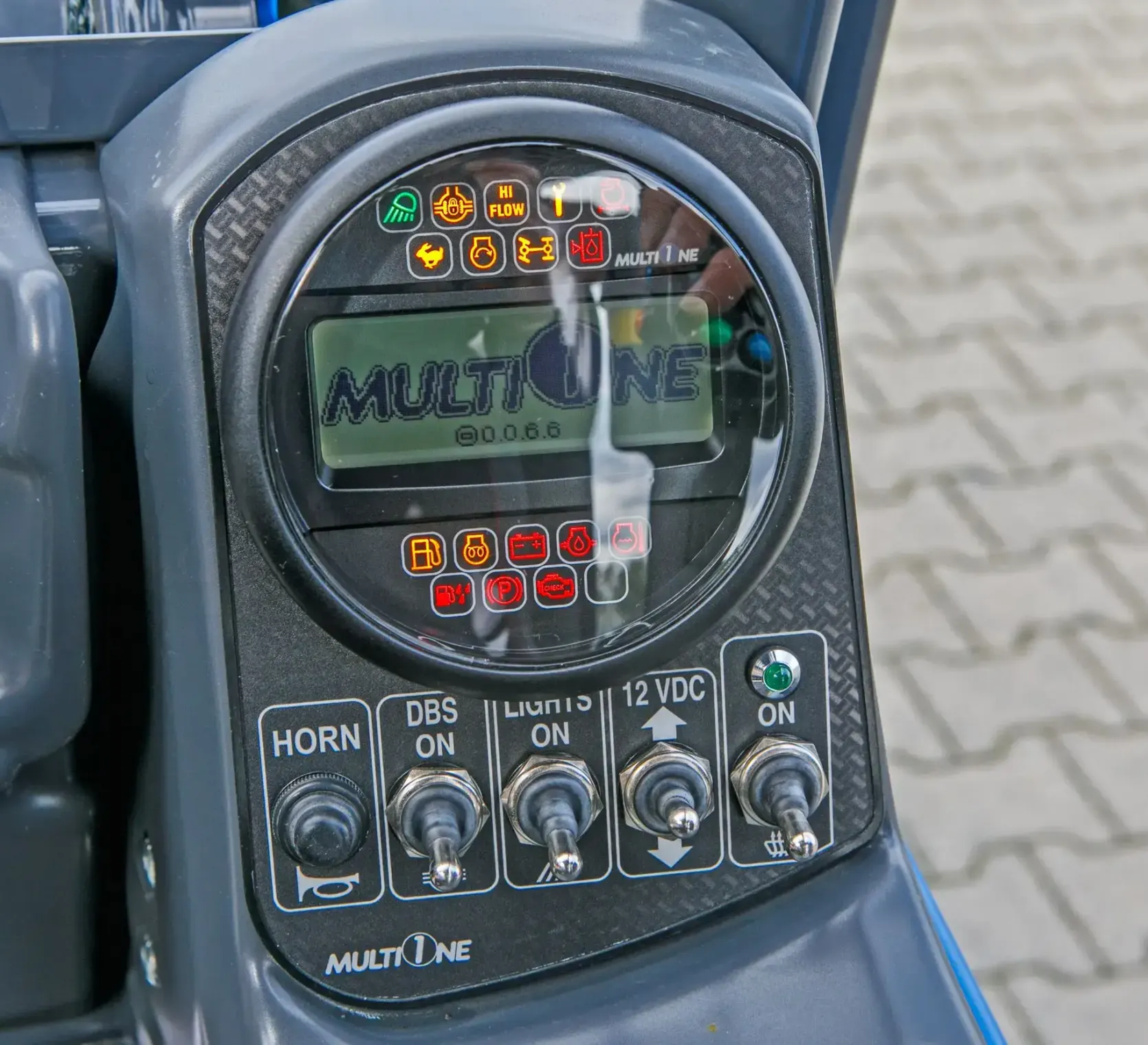 Multione seria 5 Kubota Korbanek kabina wyświetlacz maszyny przyciski sterowanie