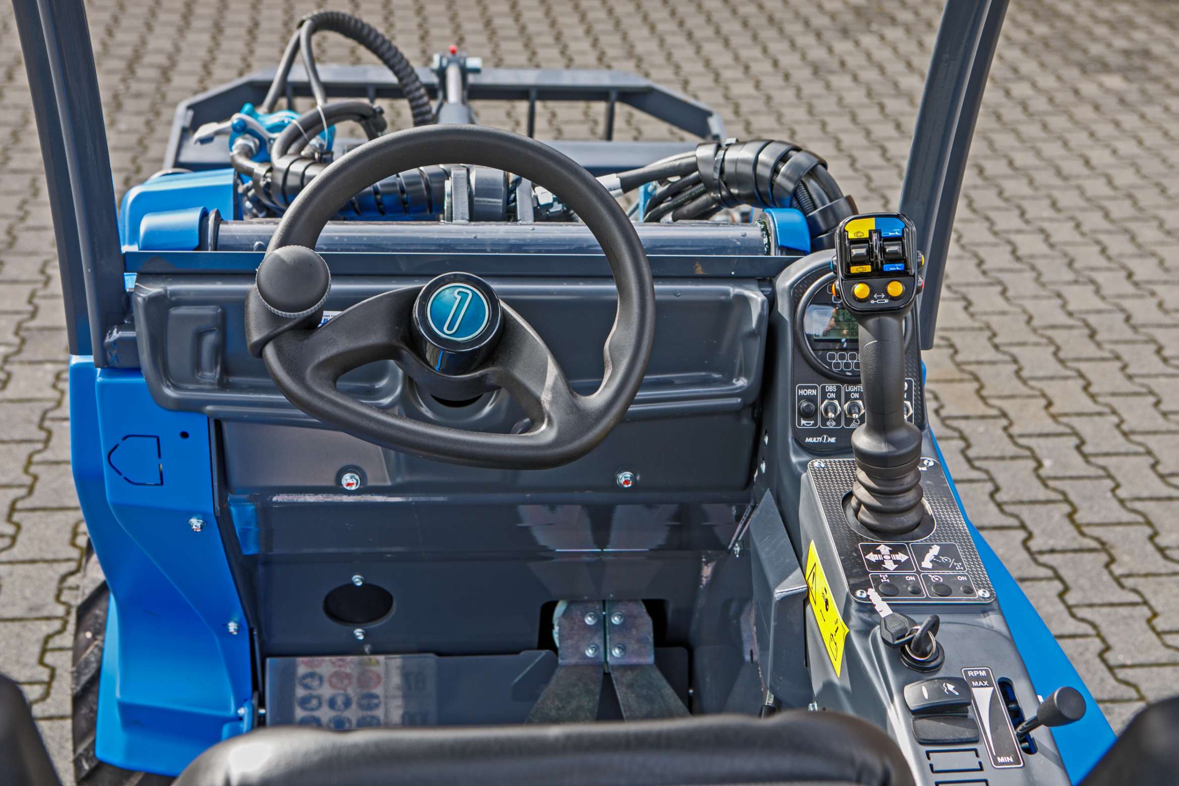 Multione seria 5 Kubota Korbanek kabina kierownica panel sterowania