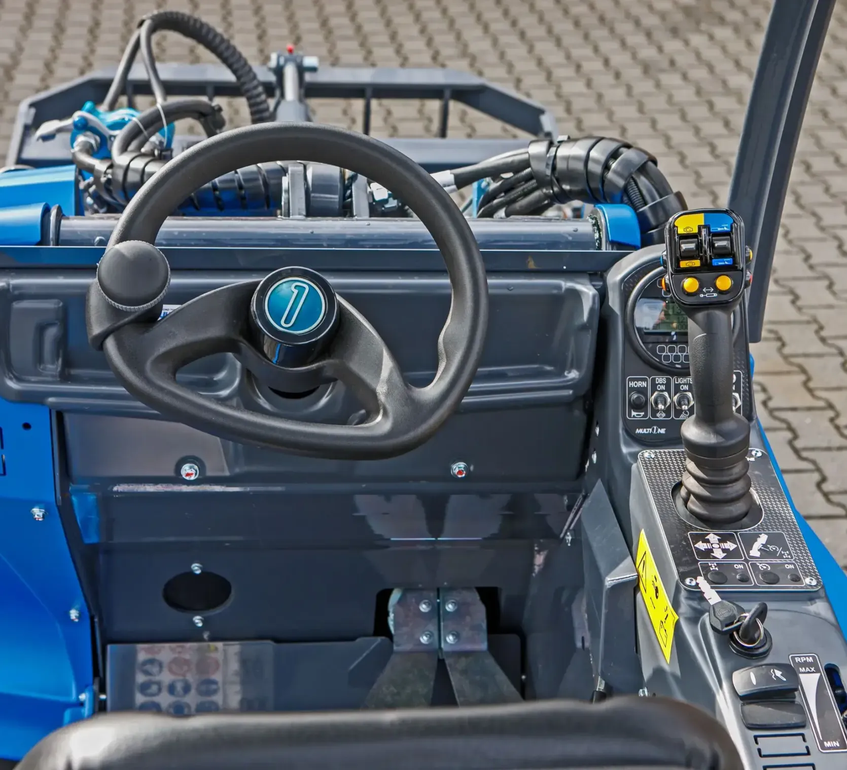 Multione seria 5 Kubota Korbanek kabina kierownica panel sterowania