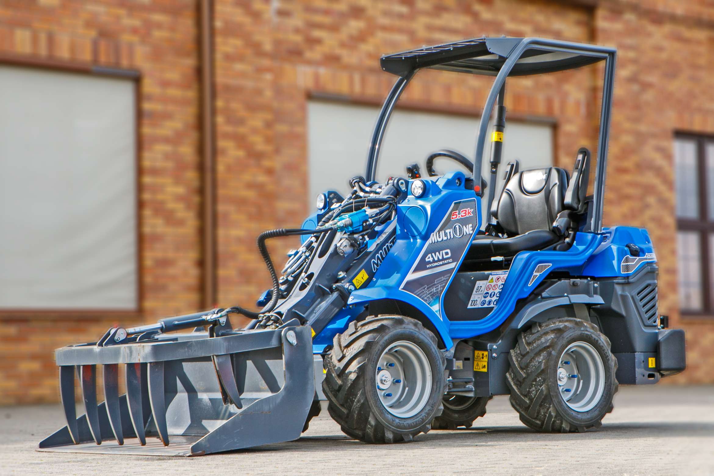 Multione seria 5 Kubota Korbanek front ramię kabinę łyżka z dociskiem