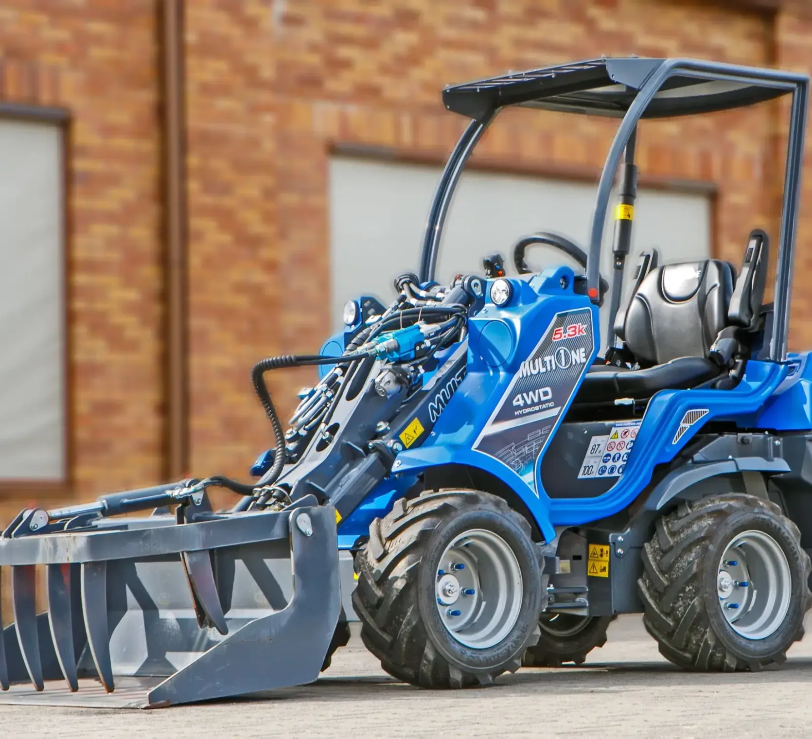 Multione seria 5 Kubota Korbanek front ramię kabinę łyżka z dociskiem