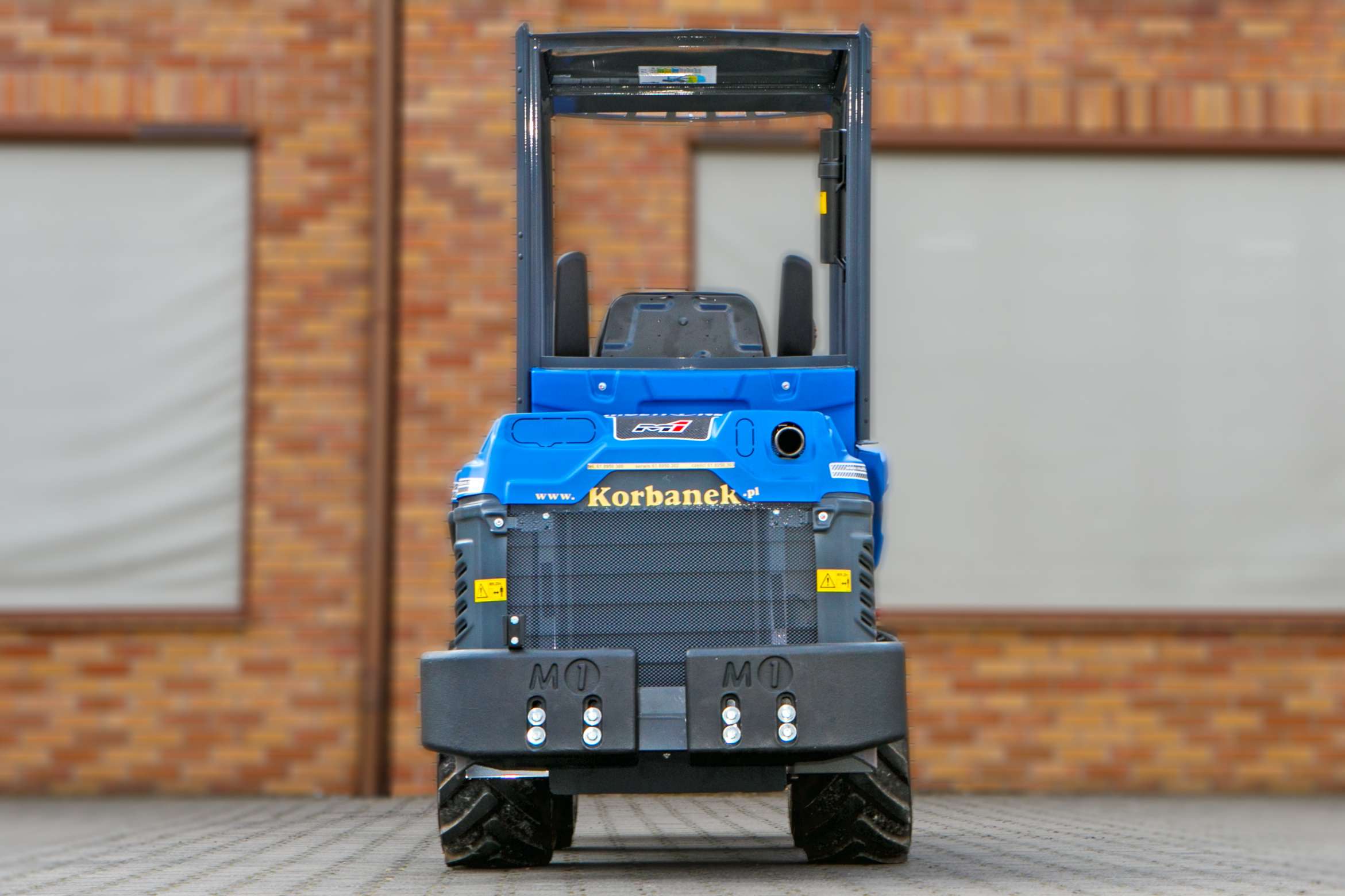 Multione seria 5 Kubota Korbanek tył maszyny kabina daszaek